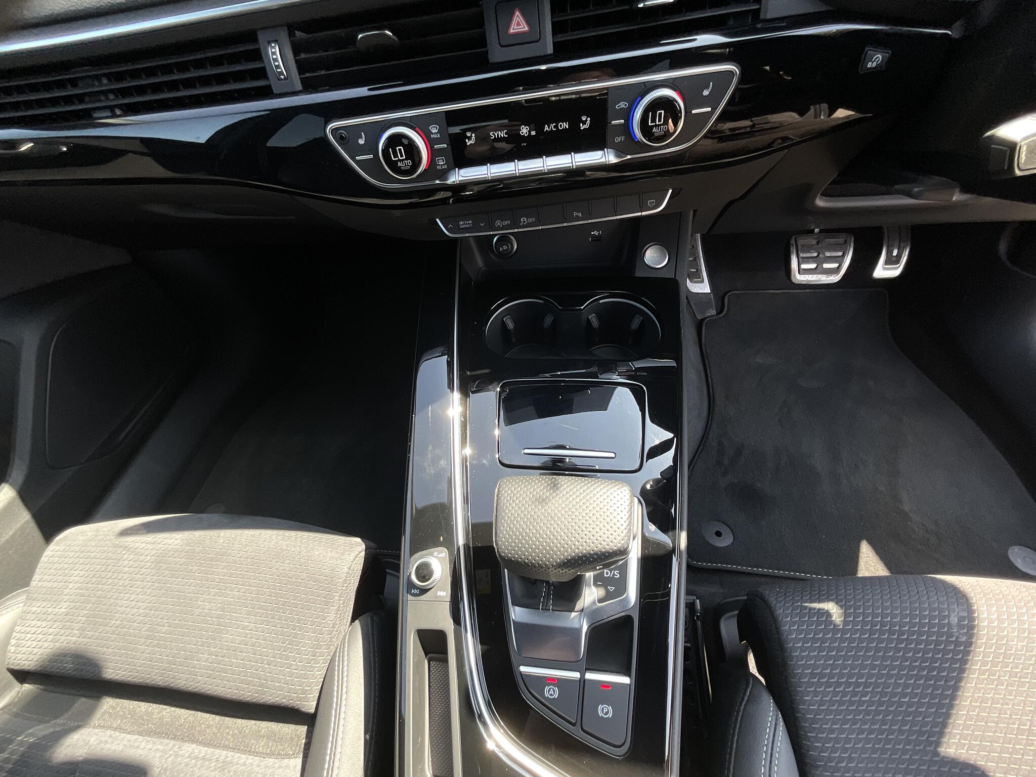 Audi A4 Avant view 28