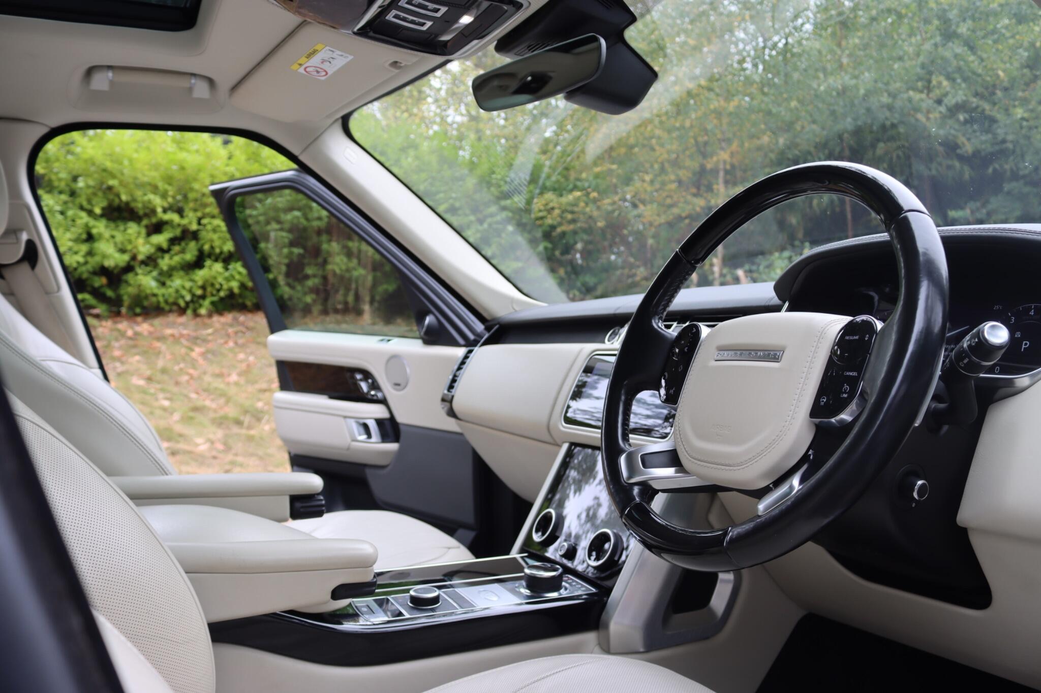Land Rover Range Rover view 47