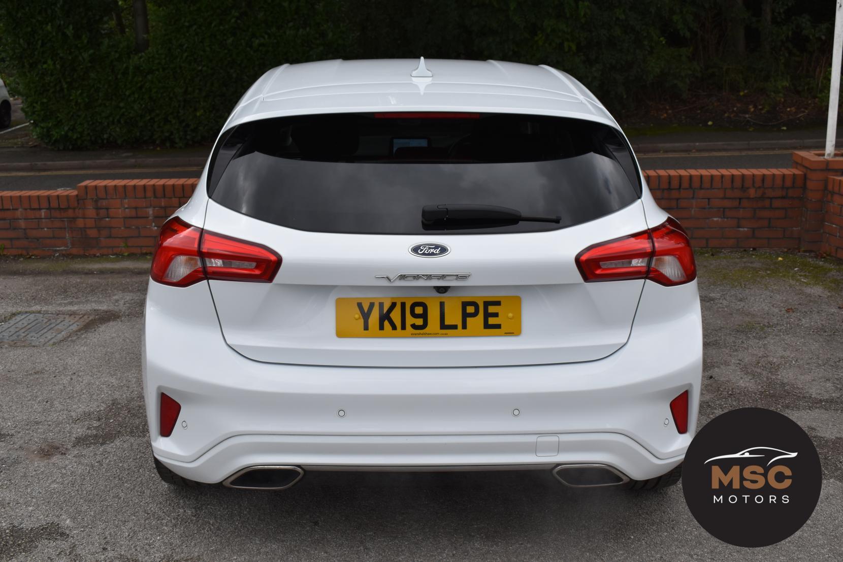 Ford Focus view 15