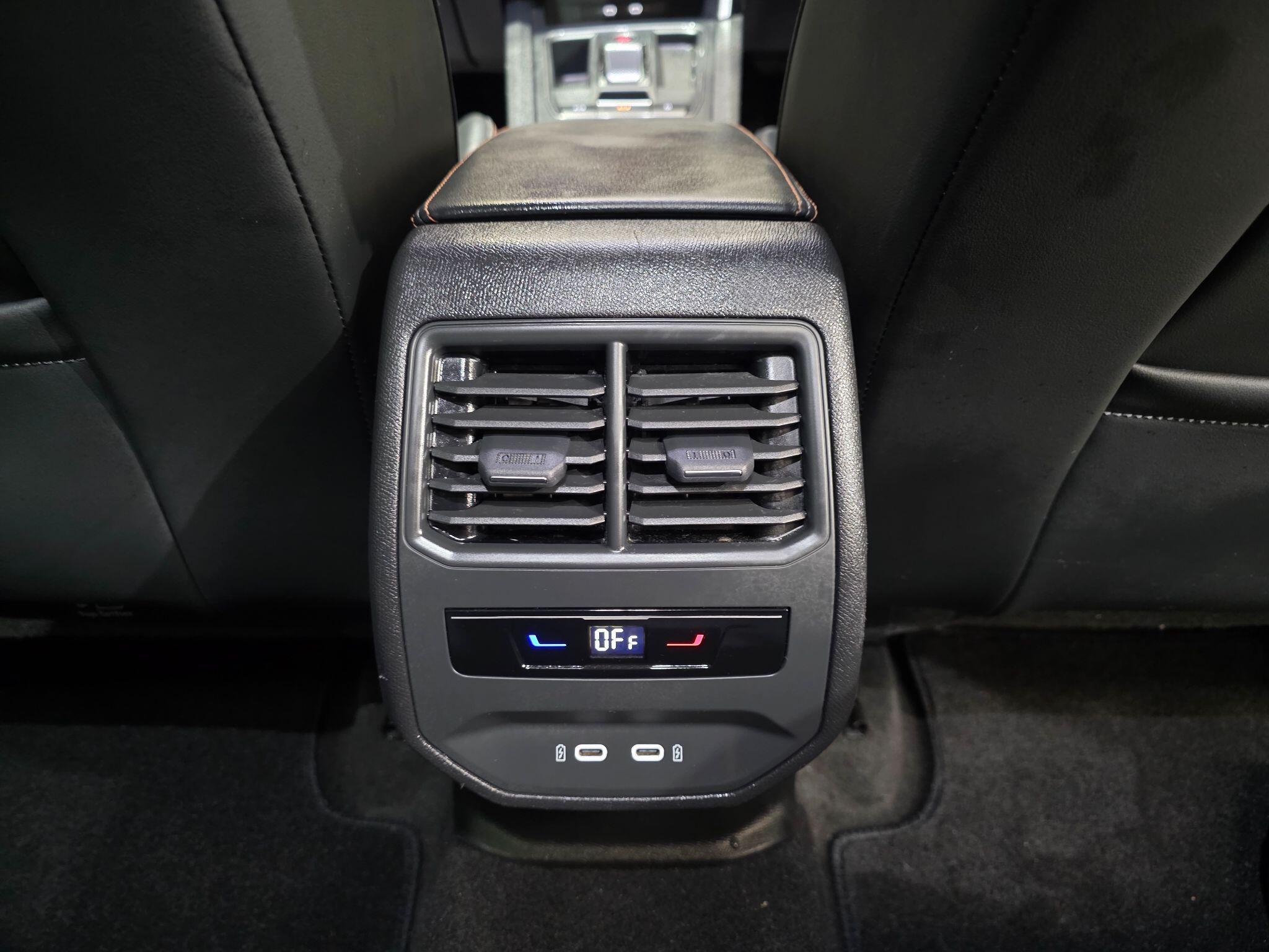 Cupra Formentor view 25