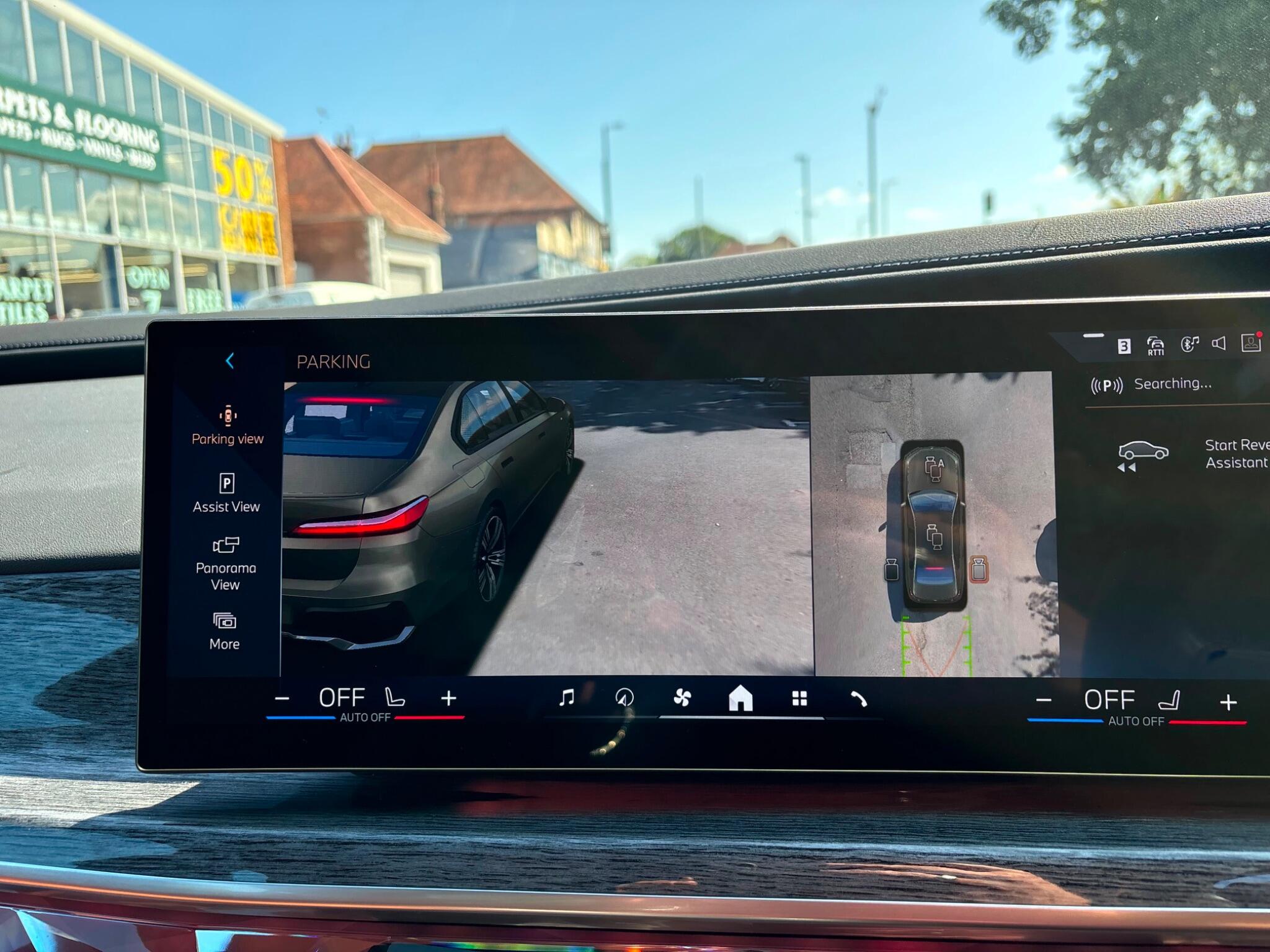 BMW I7 view 12
