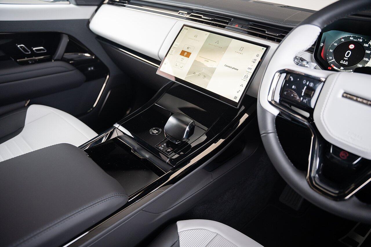 Land Rover Range Rover Sport view 24