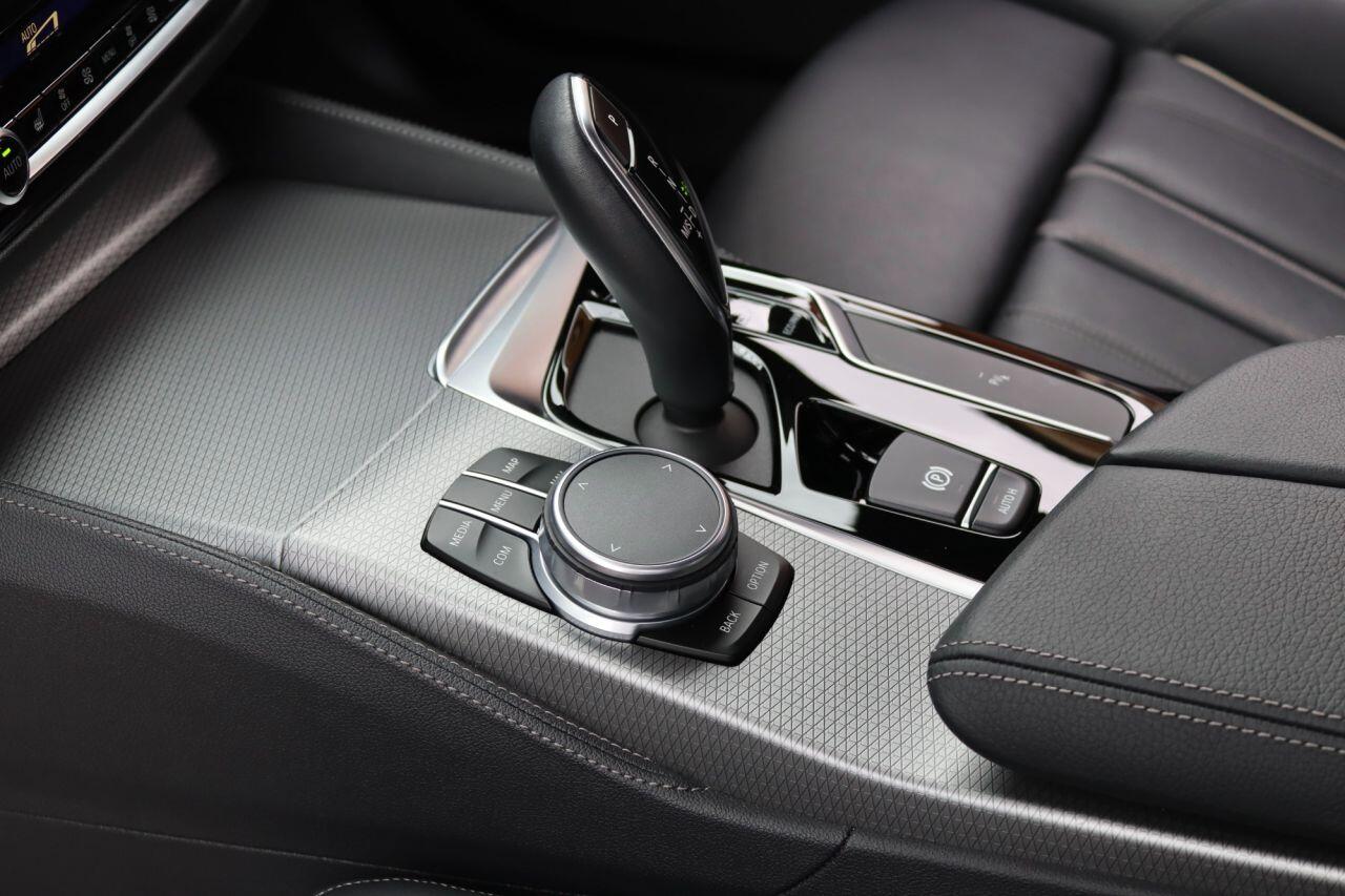 BMW 5 Series view 37