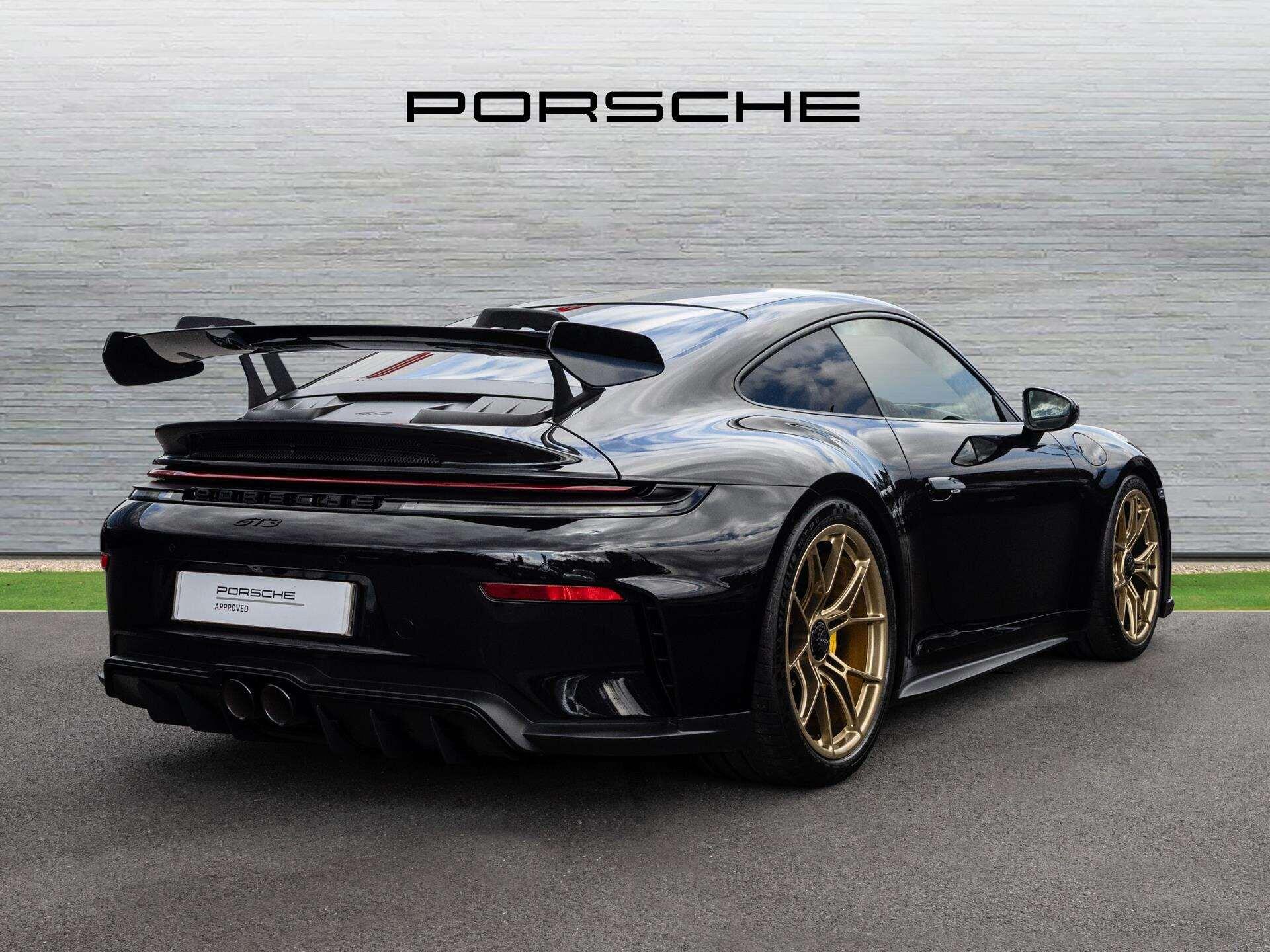 Porsche 911 view 3