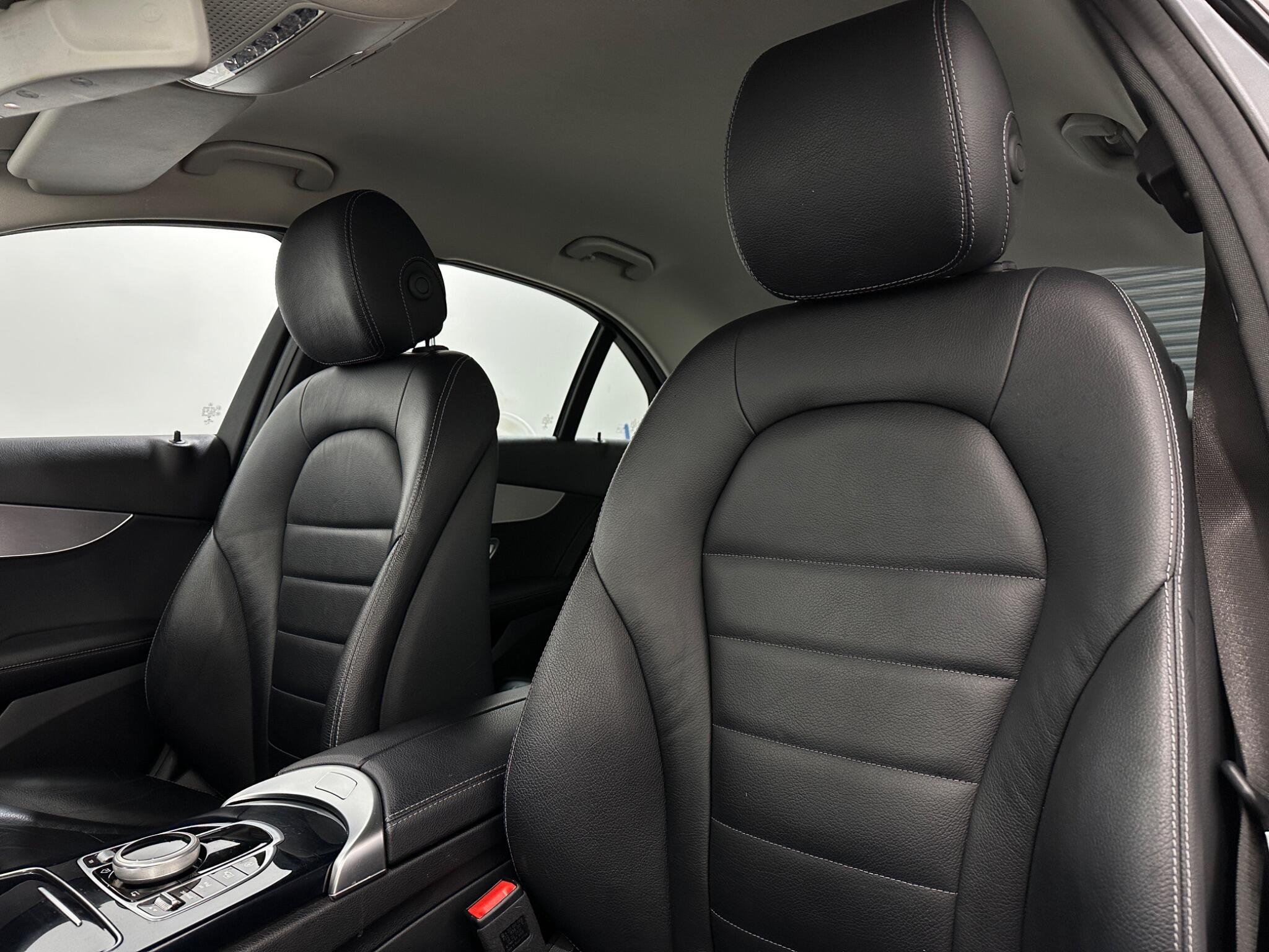 Mercedes-Benz C-Class view 37
