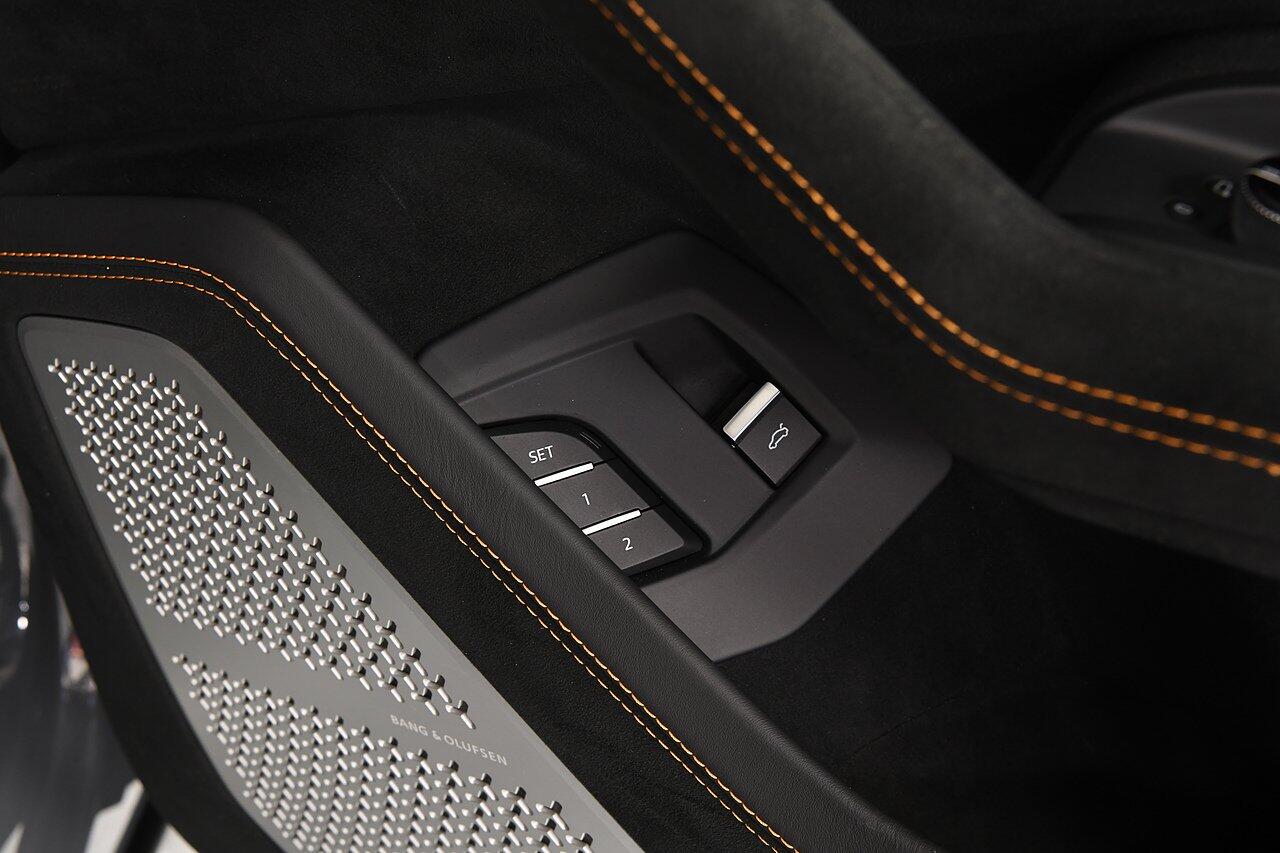 Lamborghini Urus view 27