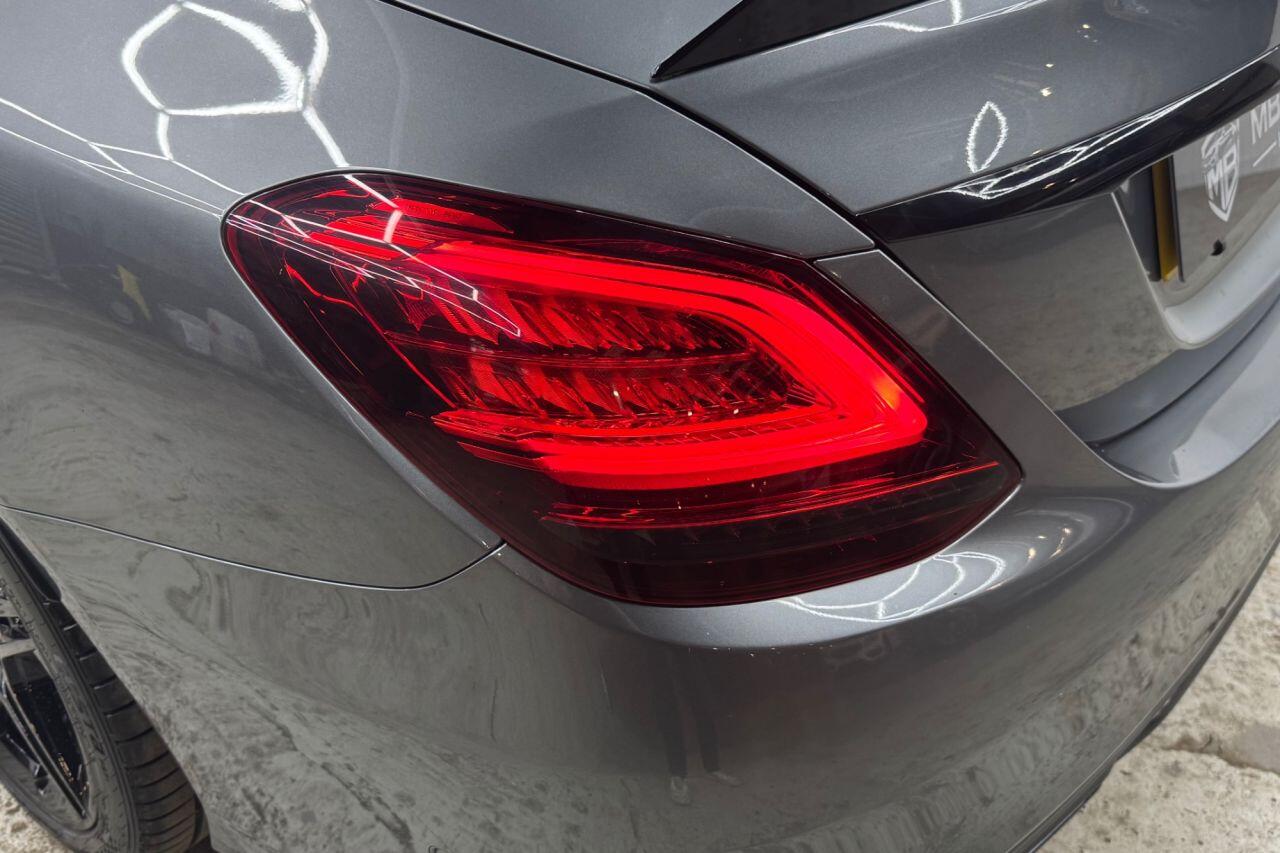 Mercedes-Benz C-Class view 39