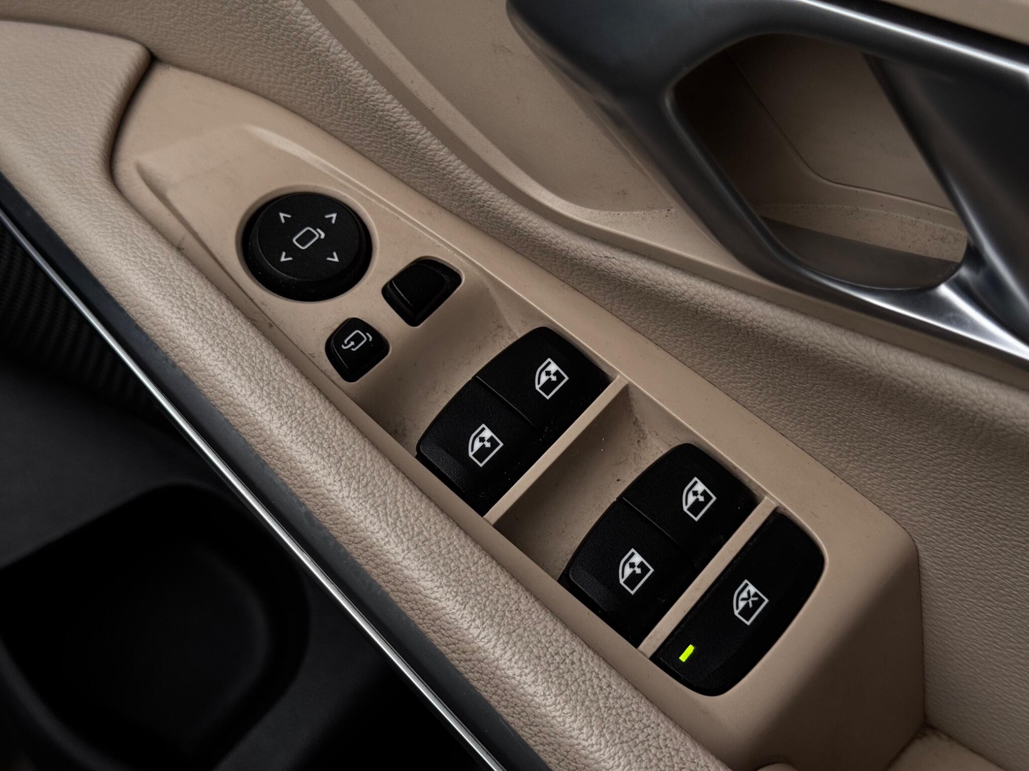 BMW 3 Series view 33