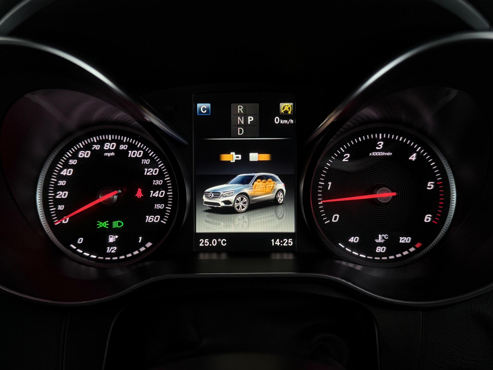 Mercedes-Benz GLC view 16