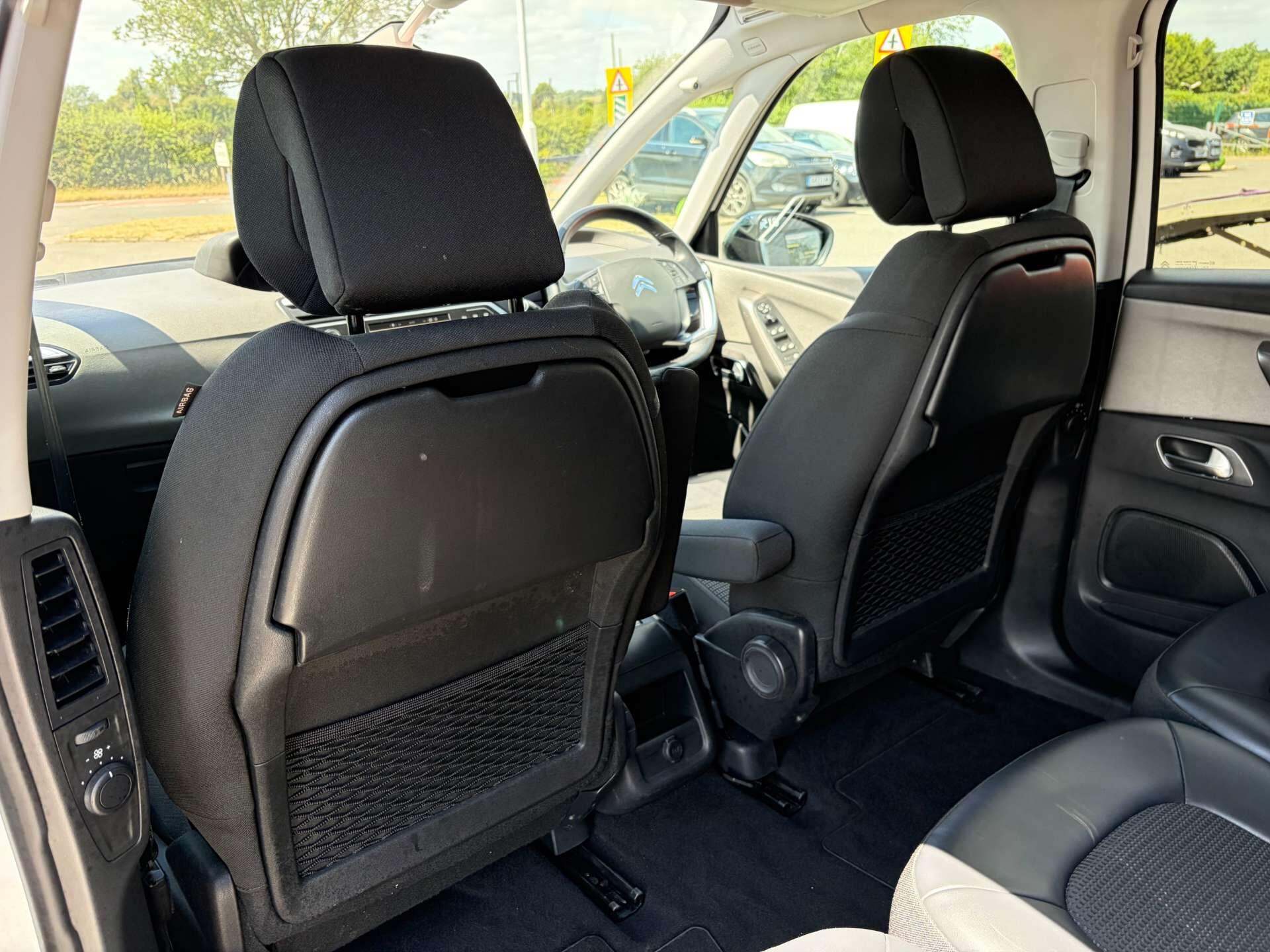 Citroen Grand C4 Spacetourer view 22