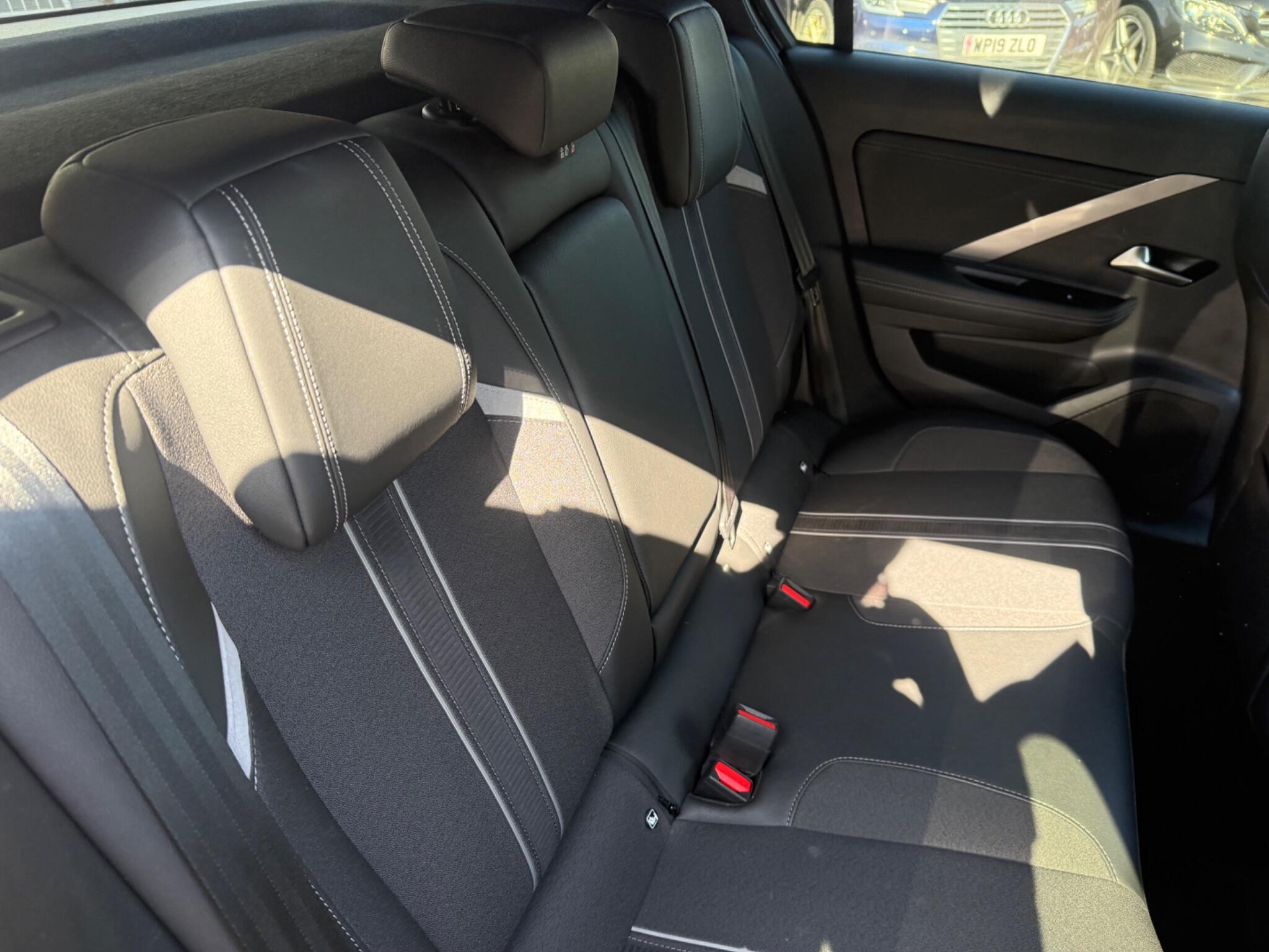 Vauxhall Astra view 16