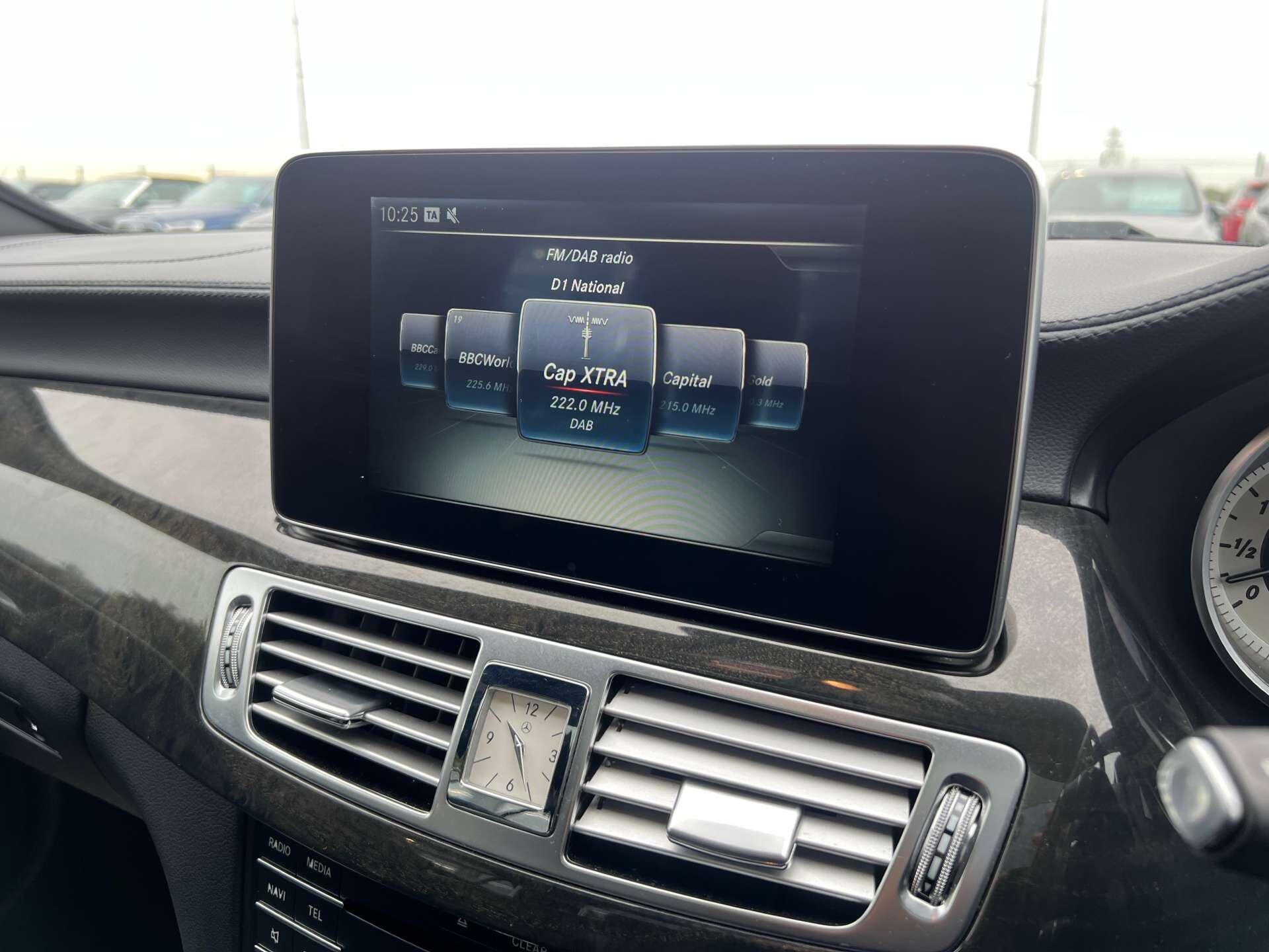 Mercedes-Benz CLS view 25