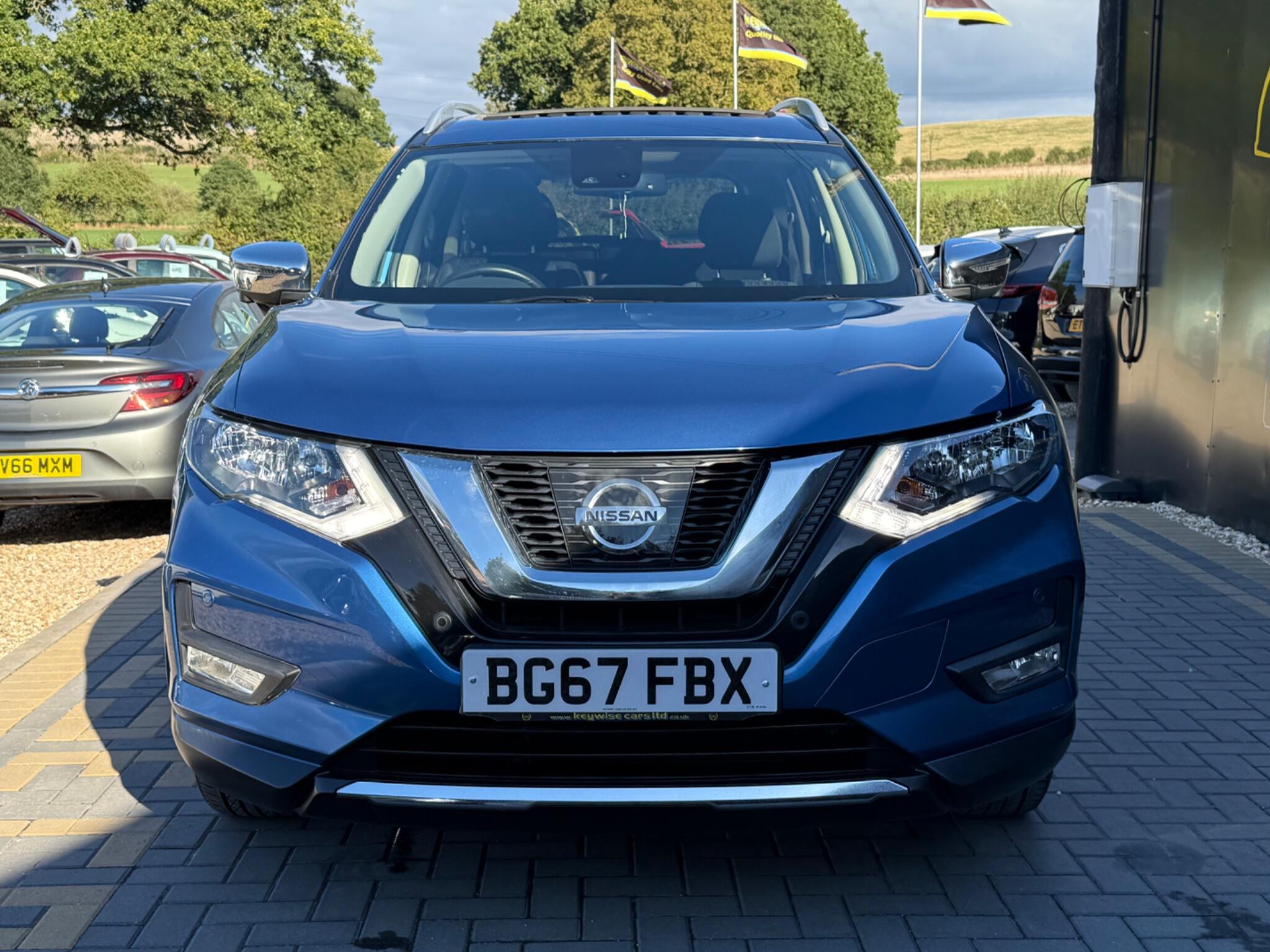 Nissan X-Trail view 10