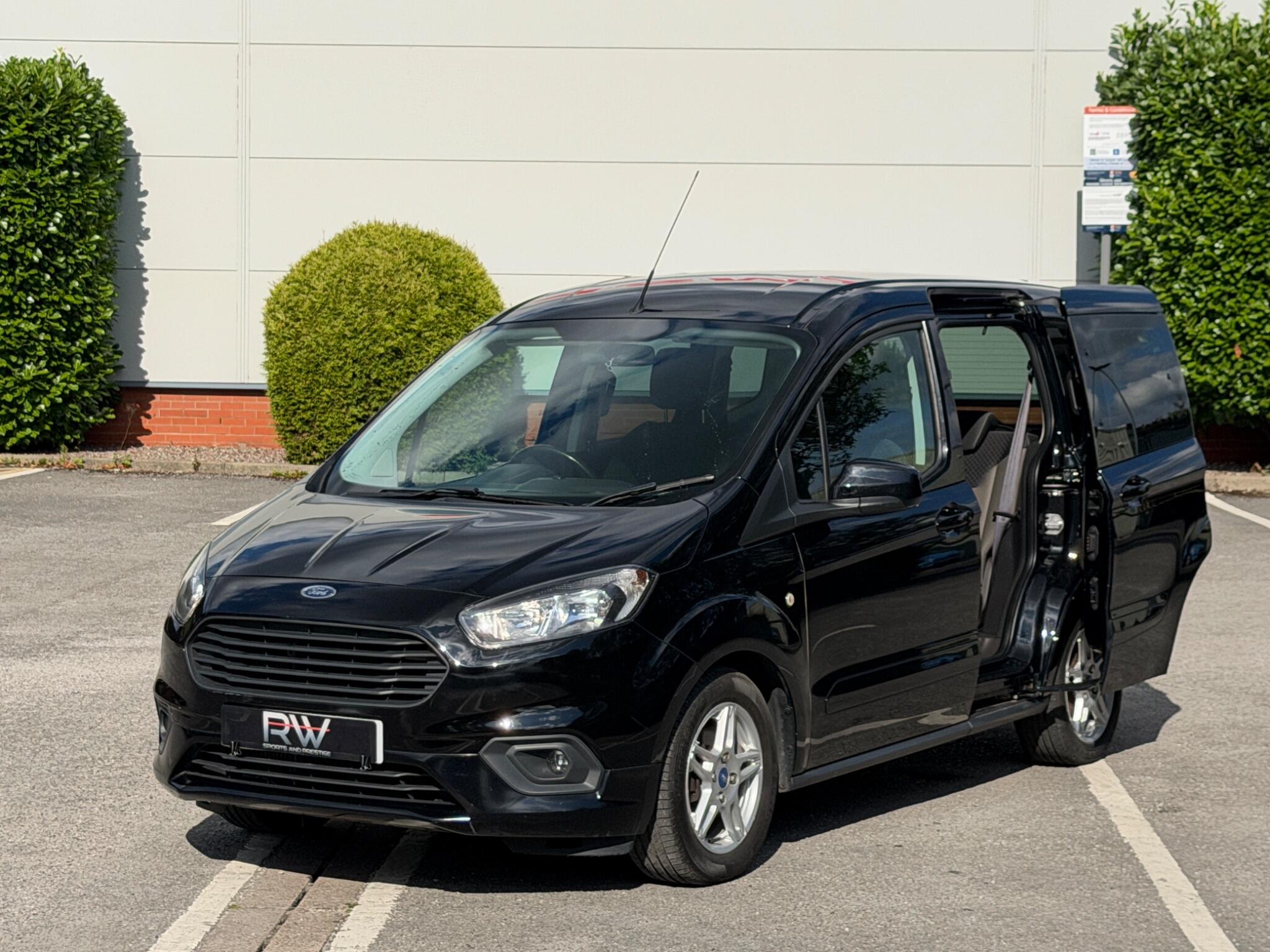 Ford Tourneo Courier view 20