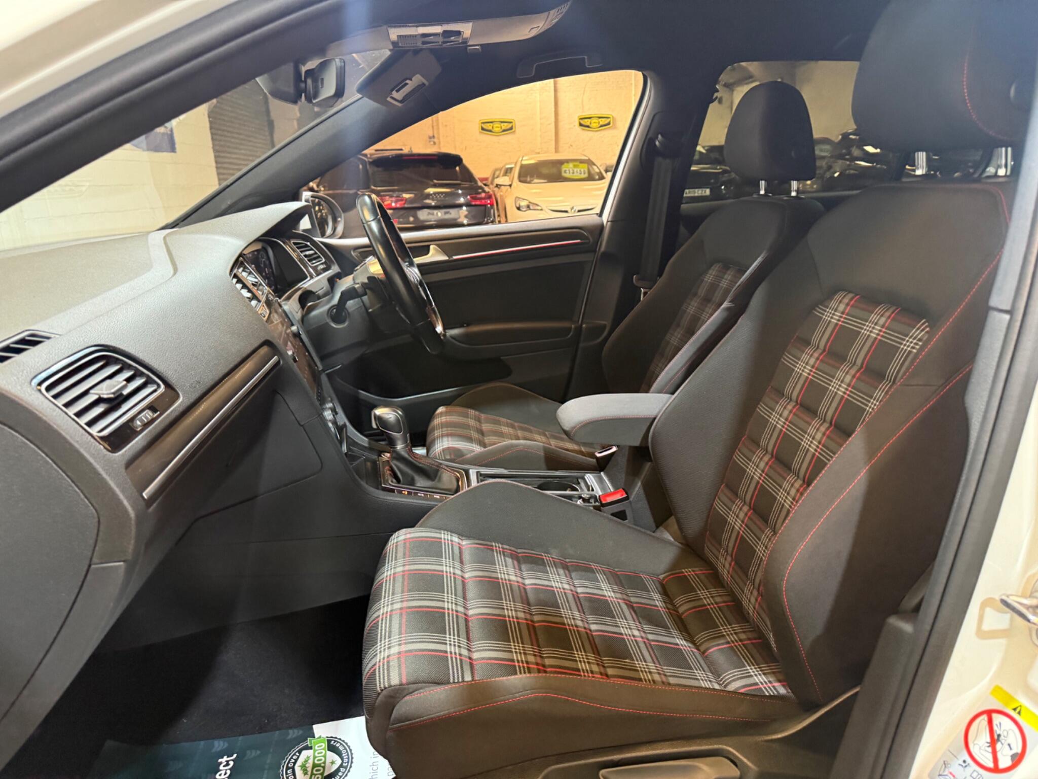 Volkswagen Golf view 56