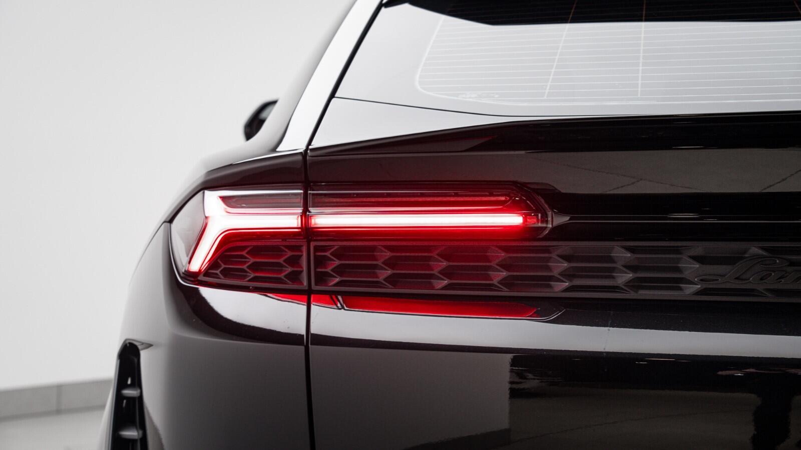 Lamborghini Urus view 56
