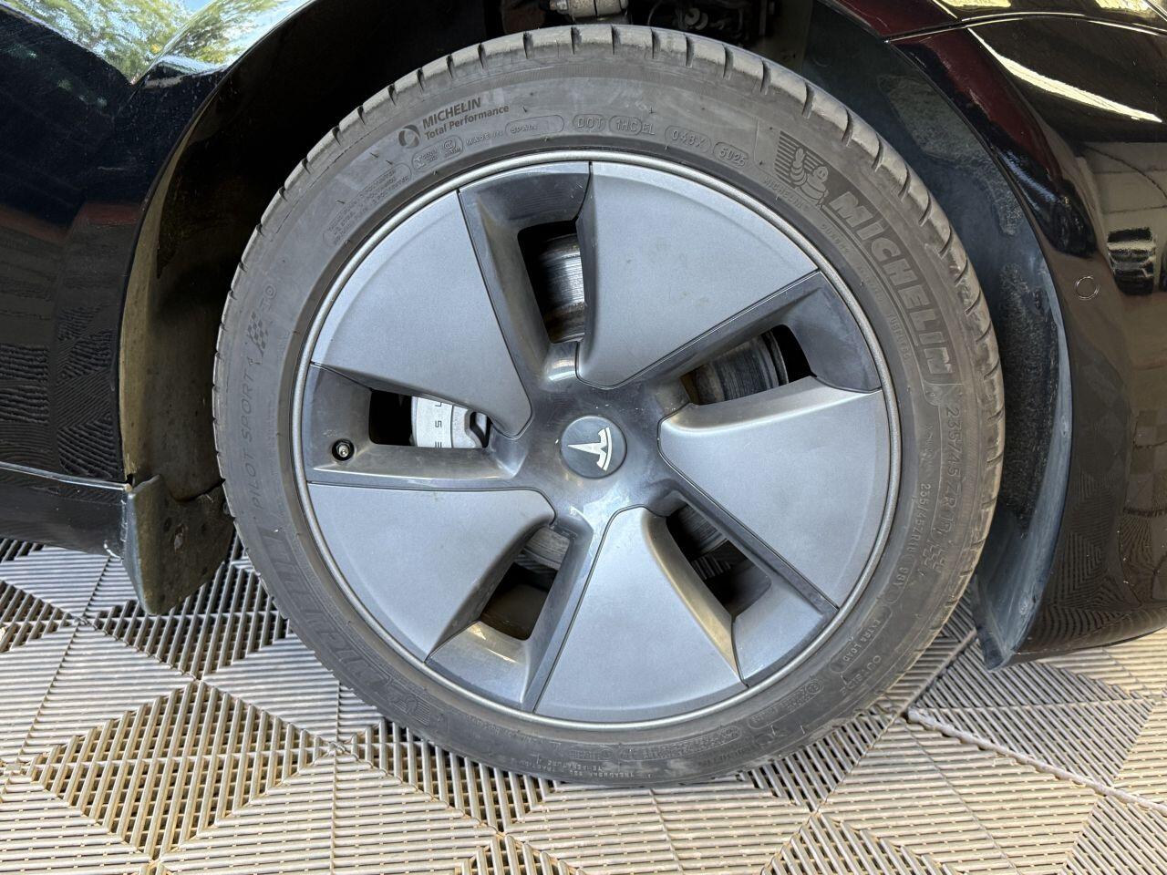 Tesla Model 3 view 19