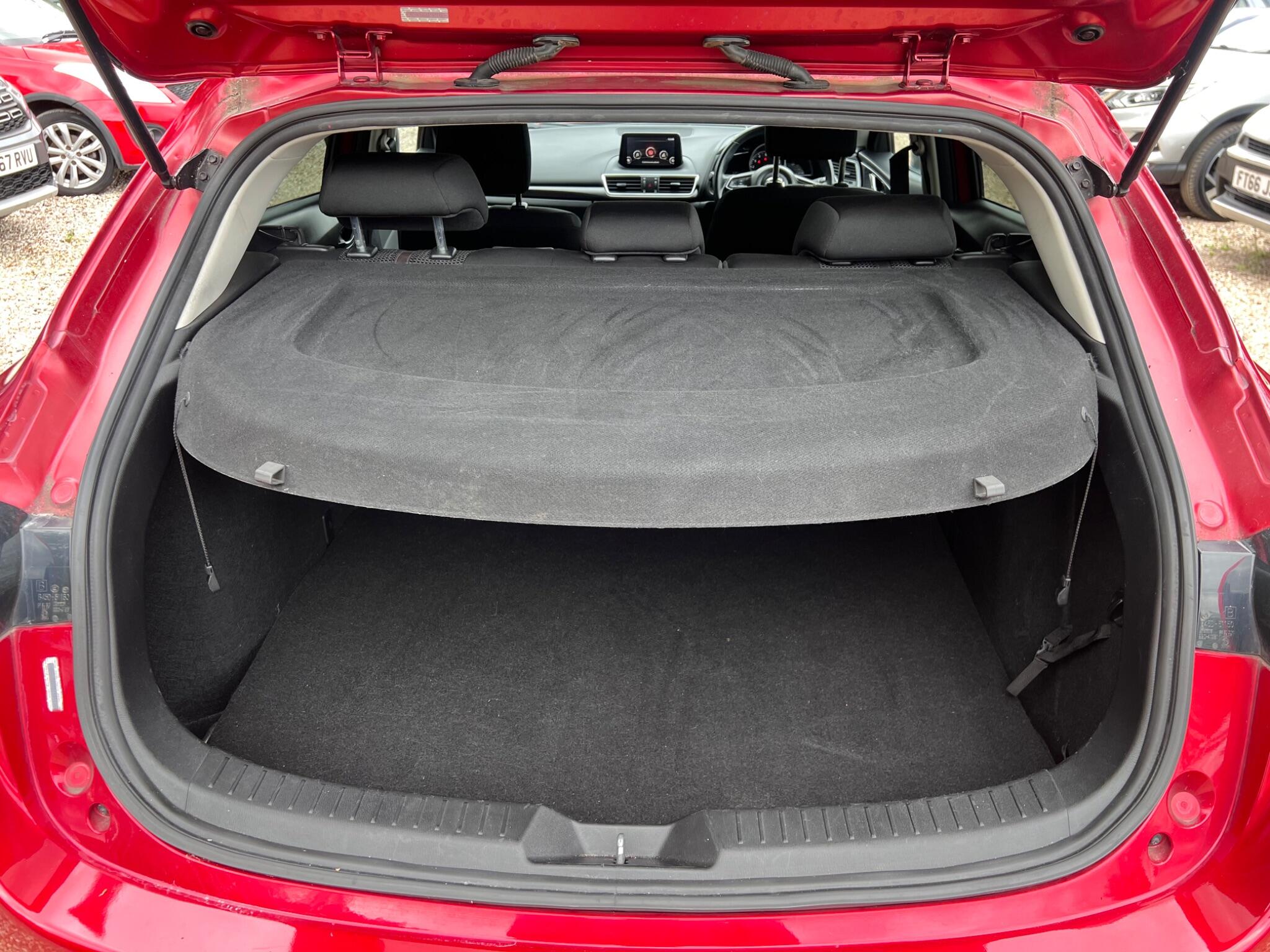 Mazda Mazda3 view 18