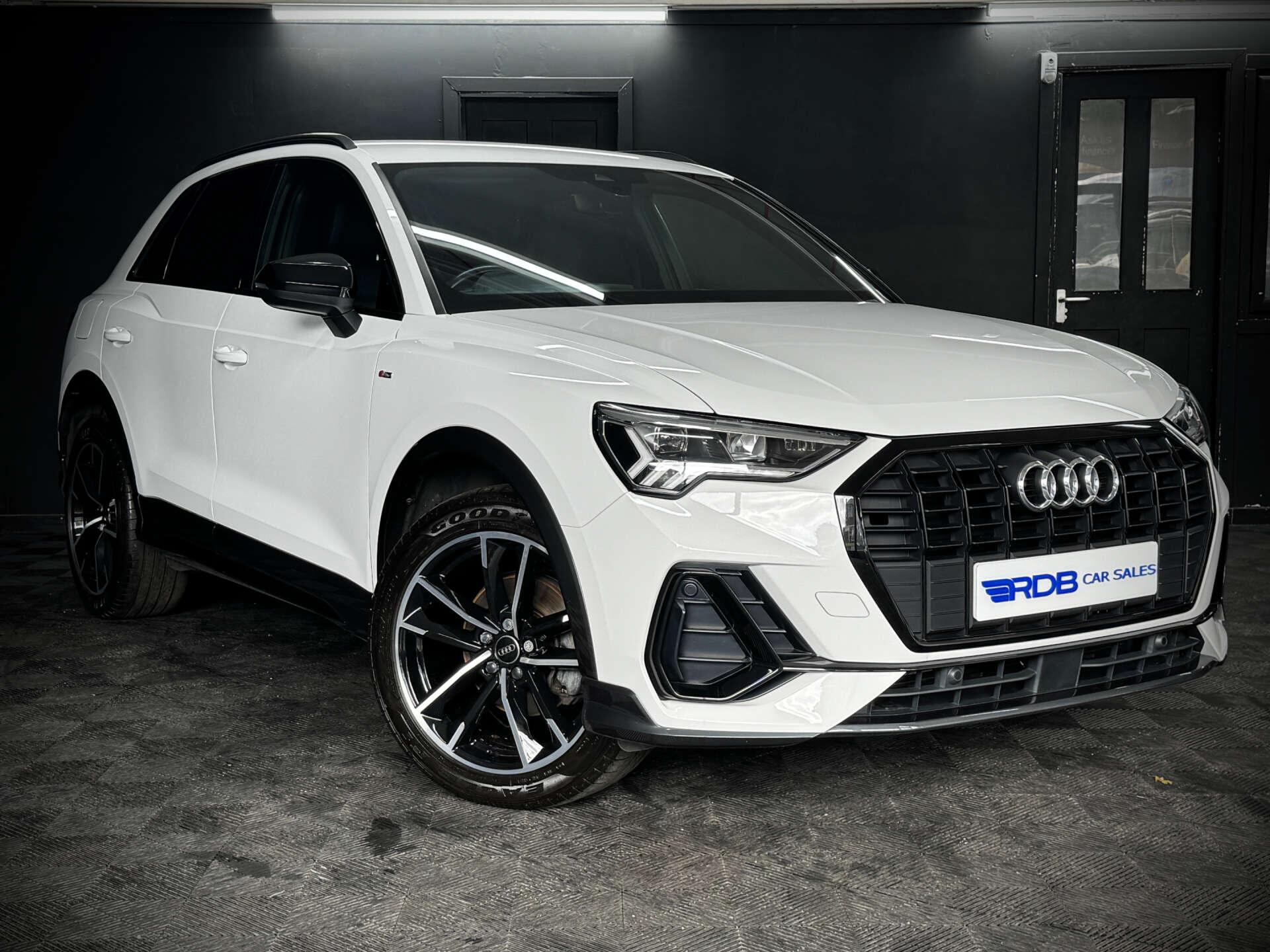 Audi Q3 view 9