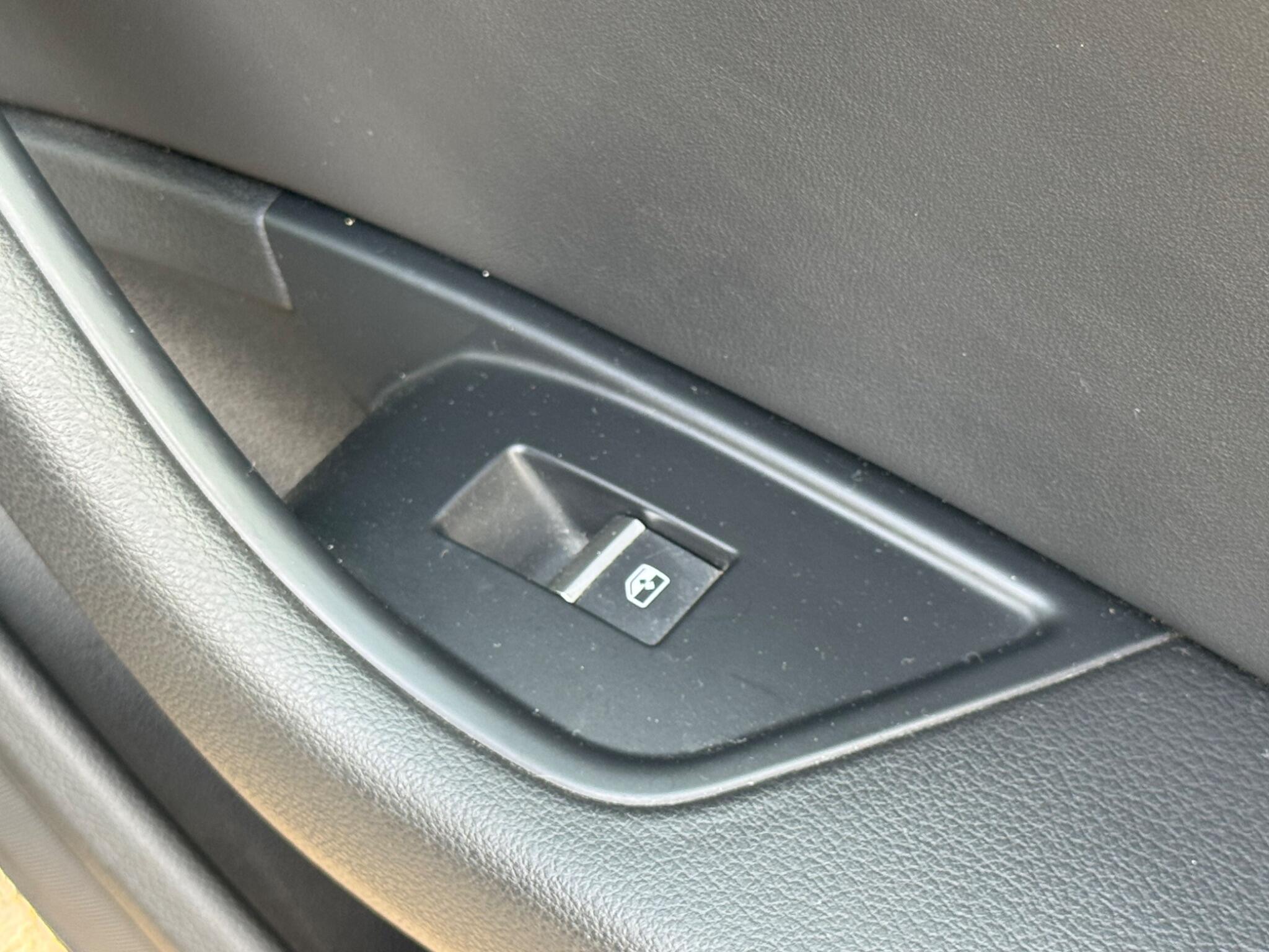 Audi A4 view 22