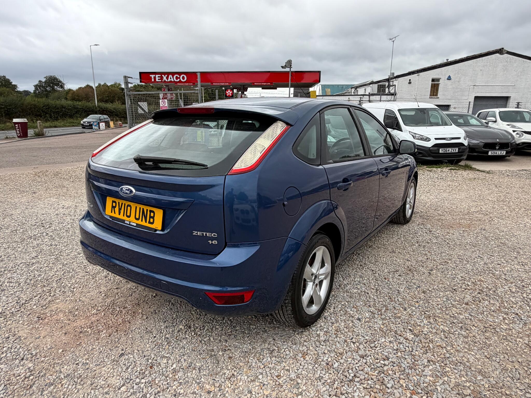 Ford Focus view 9