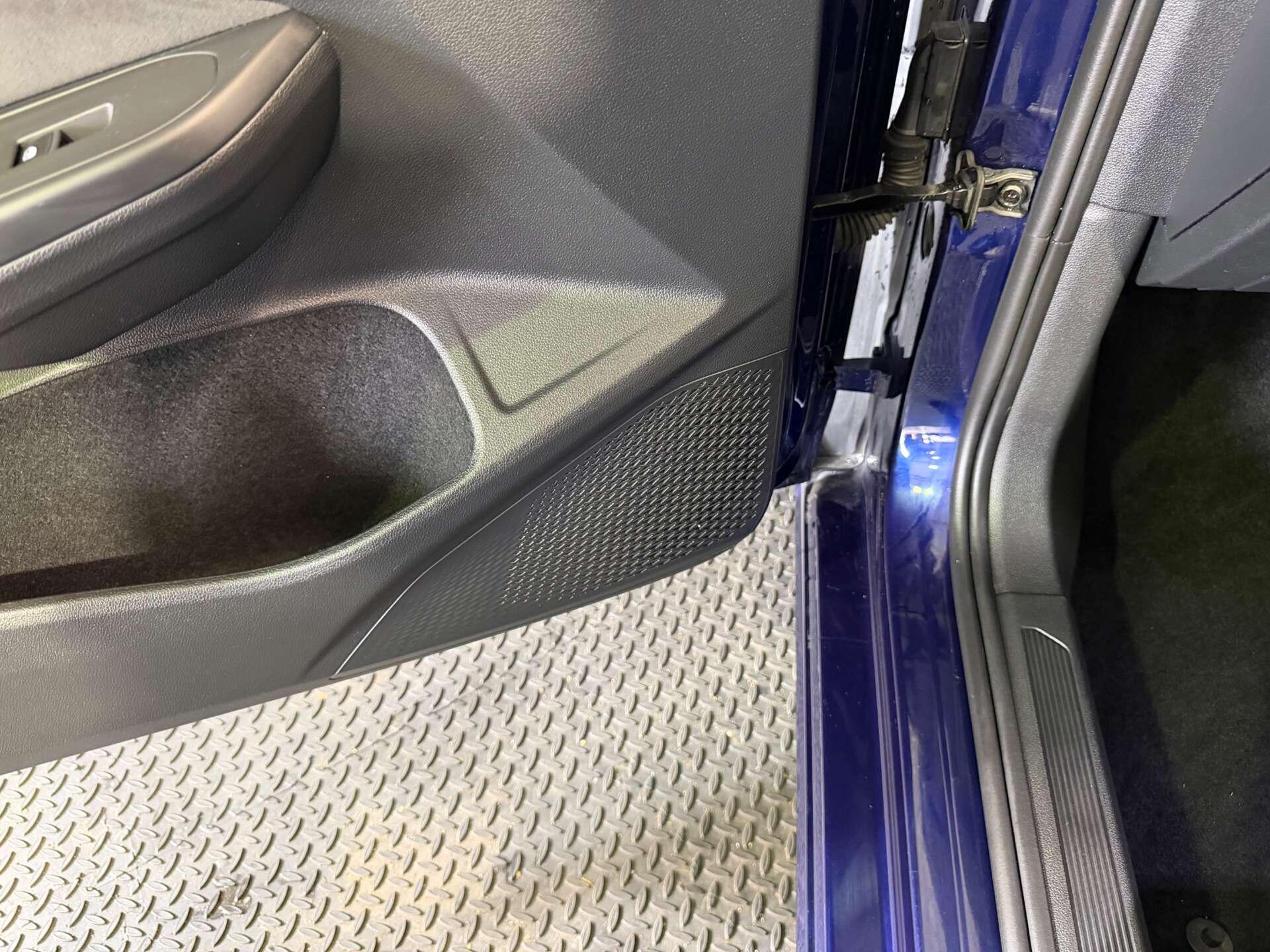 Volkswagen Golf view 63