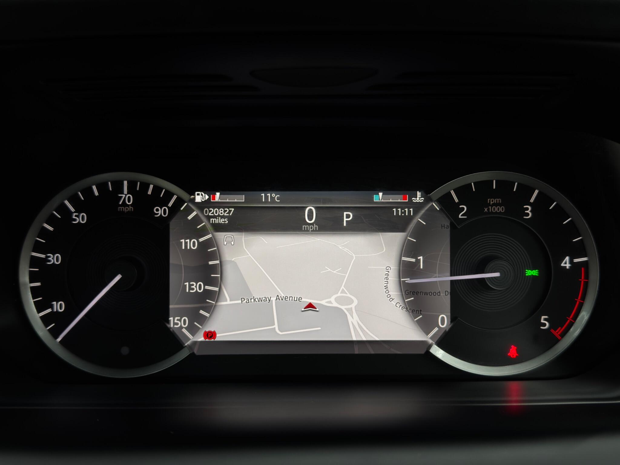 Land Rover Discovery Sport view 23