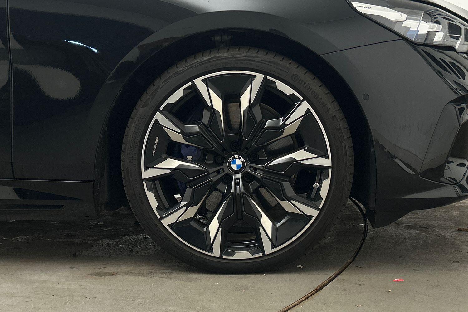 BMW i5 view 15