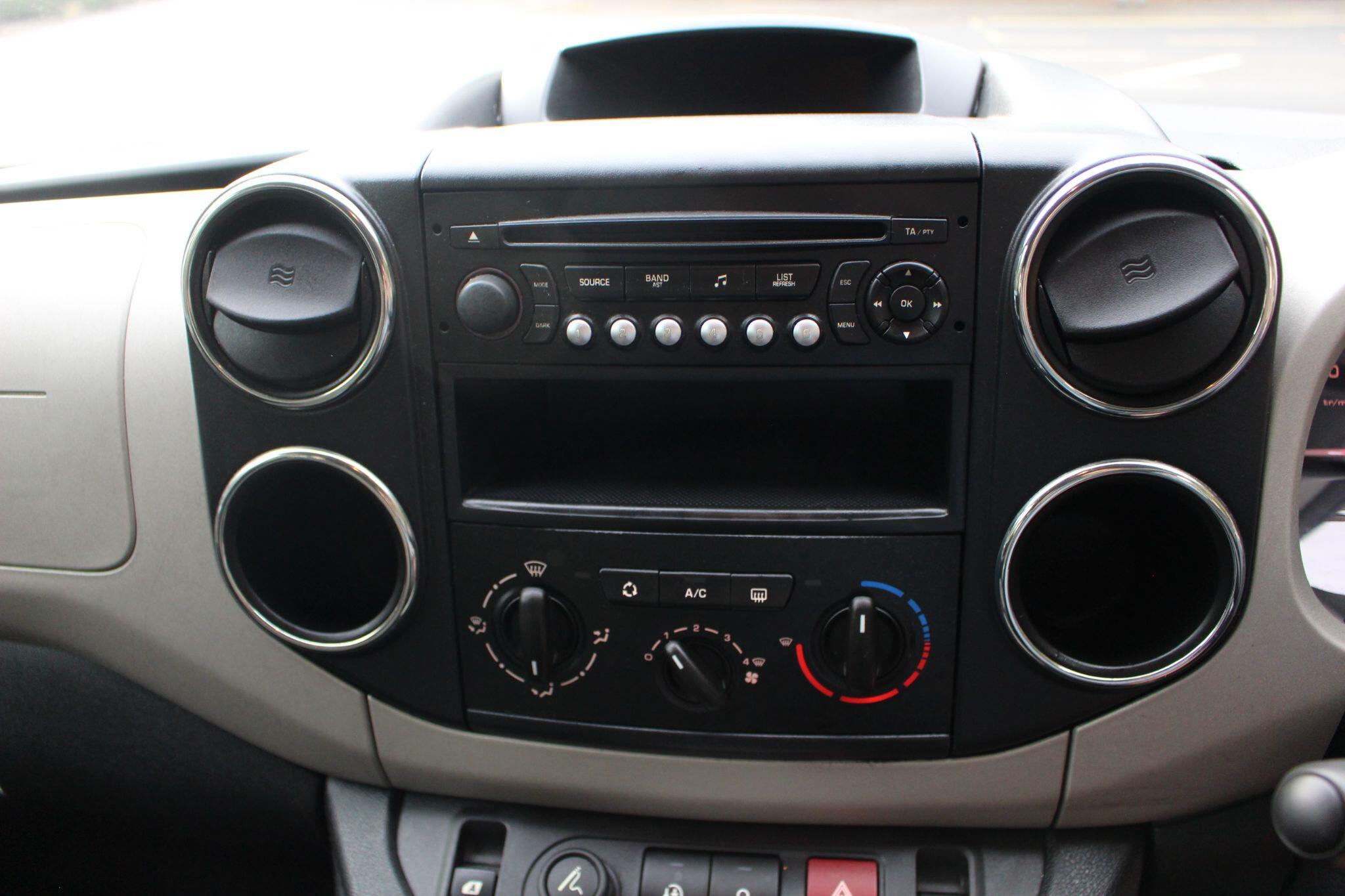 Peugeot Partner Tepee view 31
