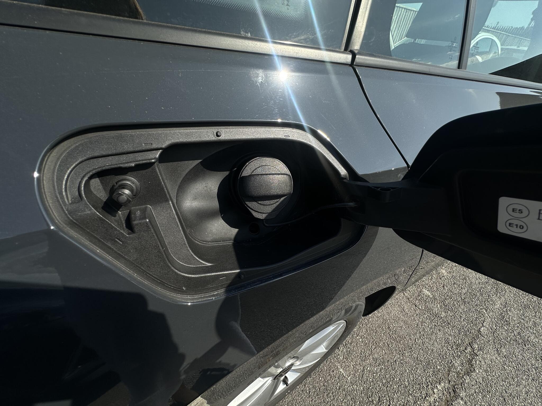 Volkswagen Golf view 29