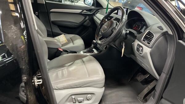Audi Q3 view 11