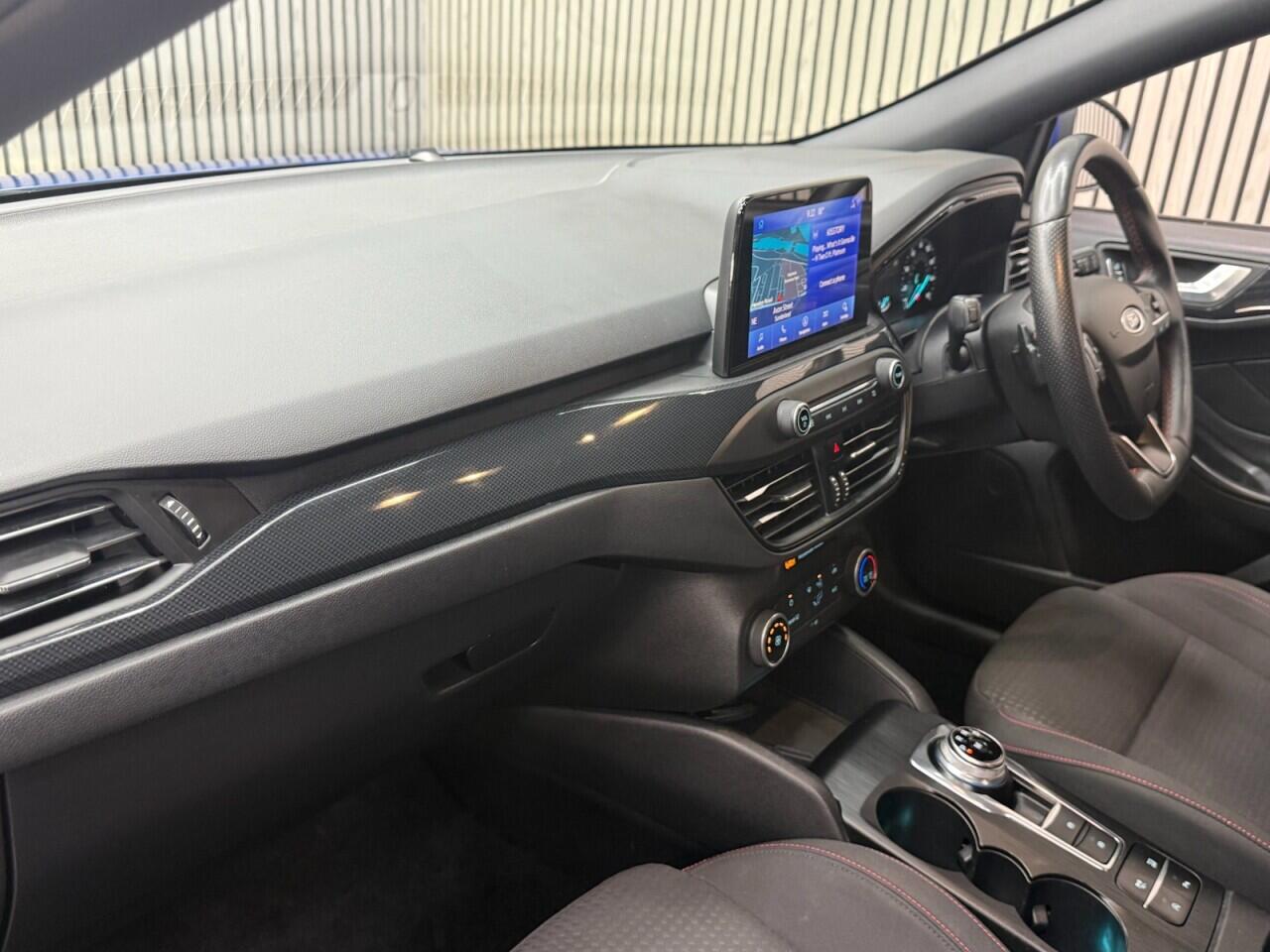 Ford Focus view 6