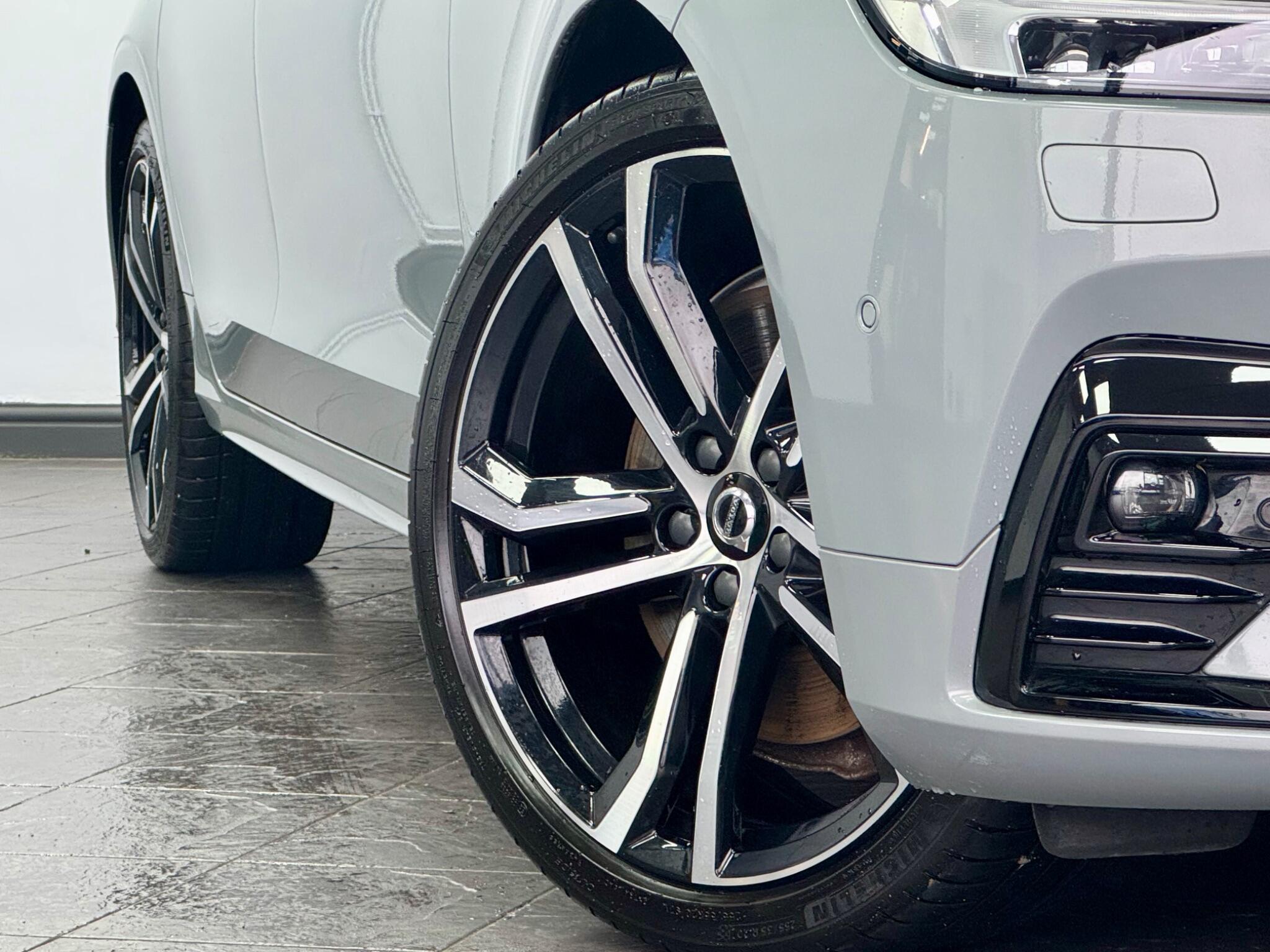 Volvo V90 view 24