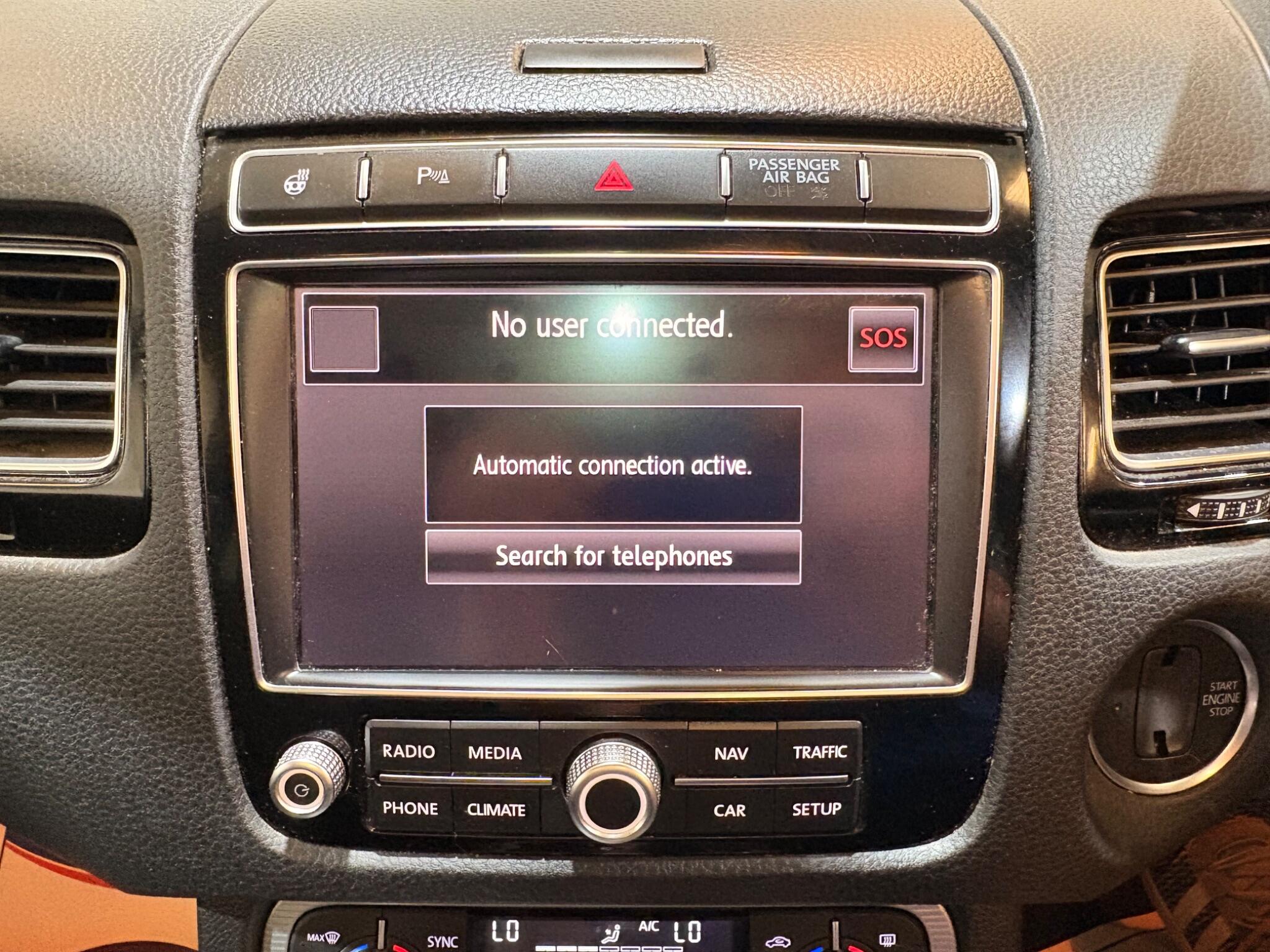 Volkswagen Touareg view 20