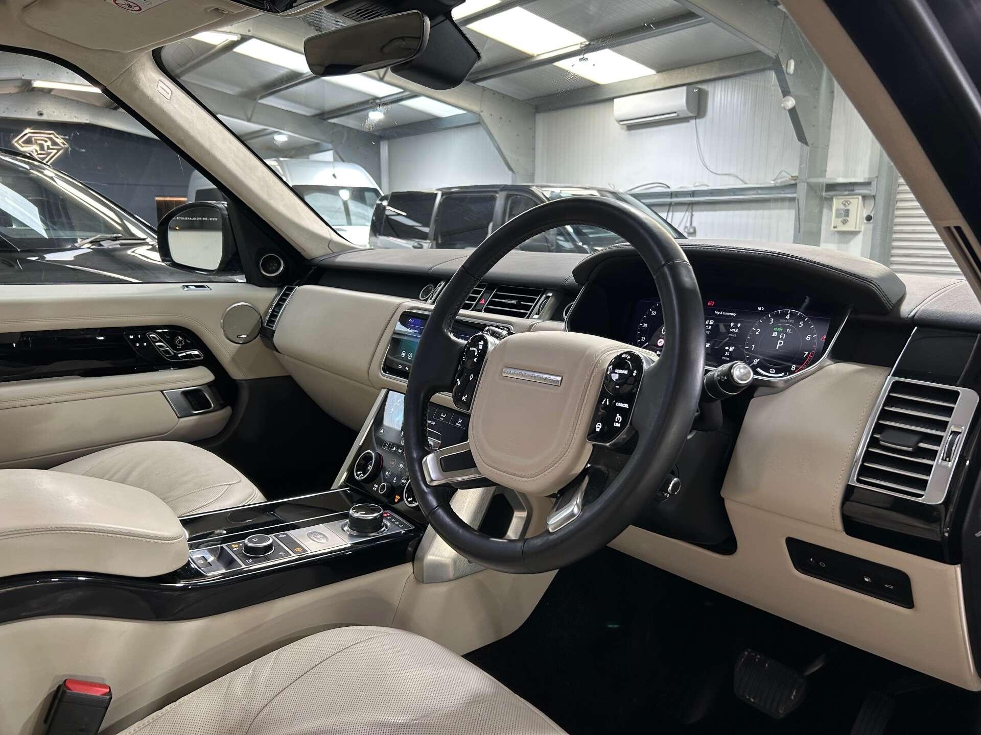 Land Rover Range Rover view 20
