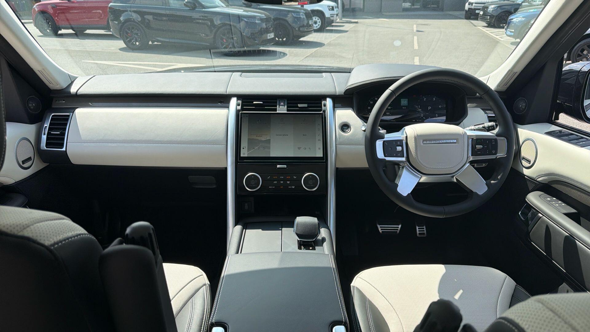 Land Rover Discovery view 9