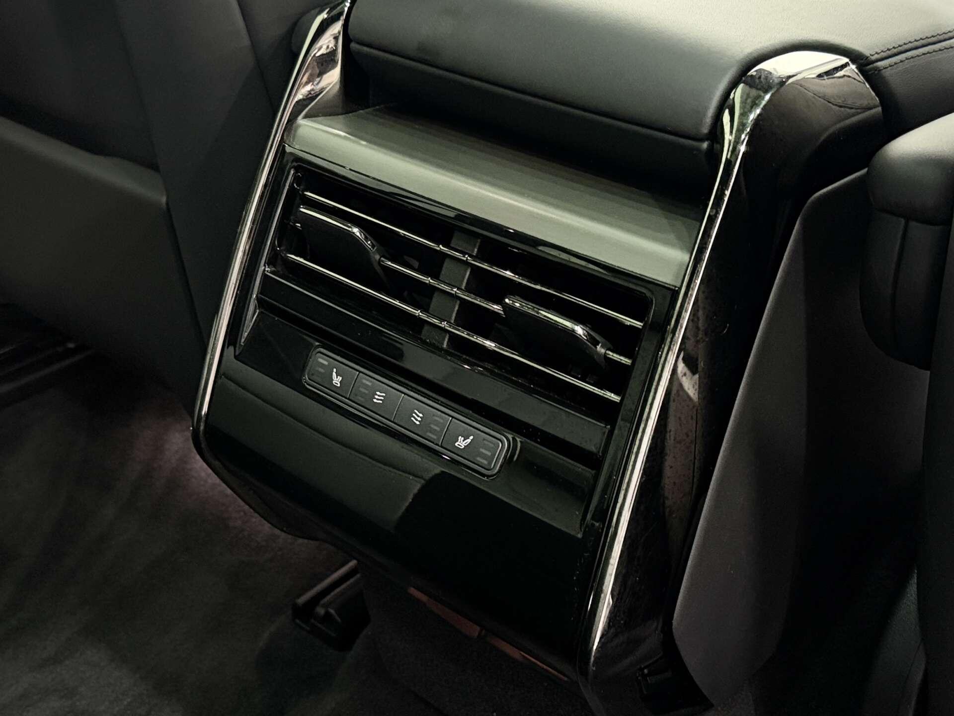 Land Rover Range Rover Sport view 14