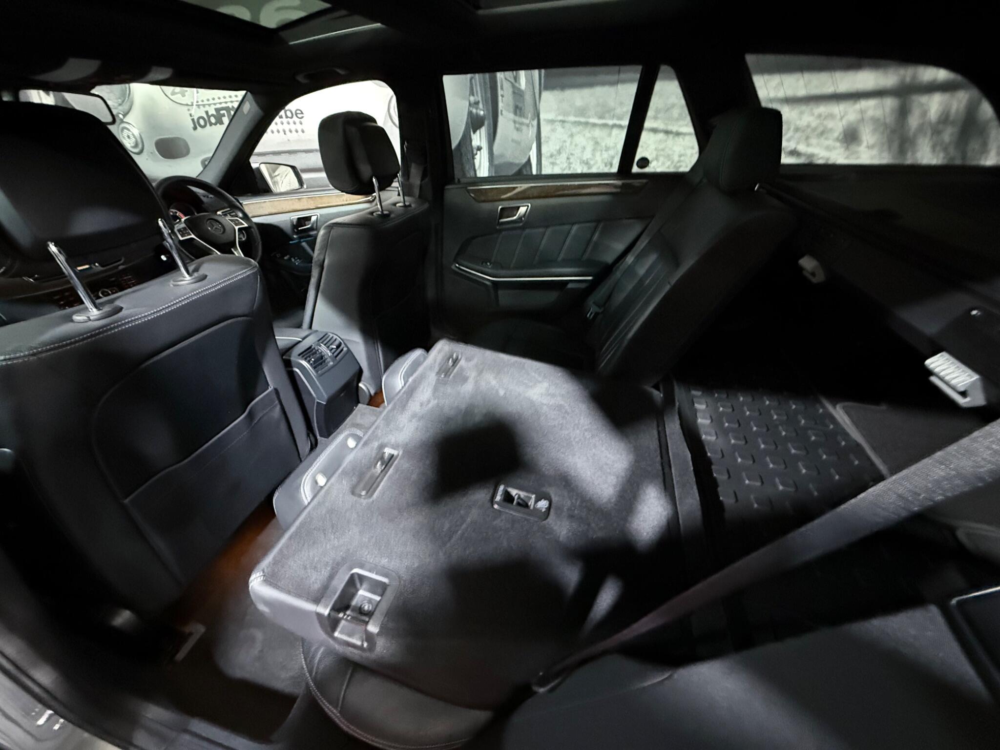 Mercedes-Benz E-Class view 21