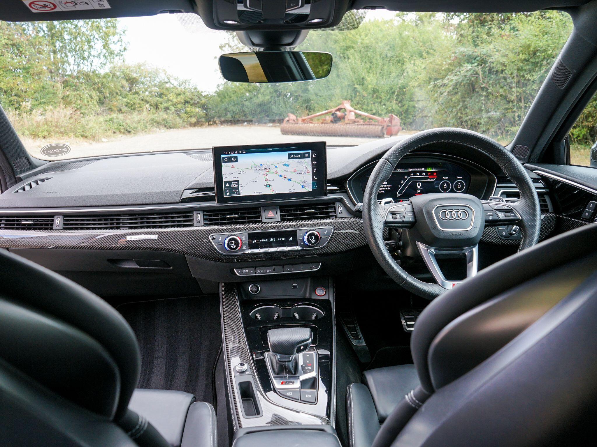 Audi RS4 Avant view 17