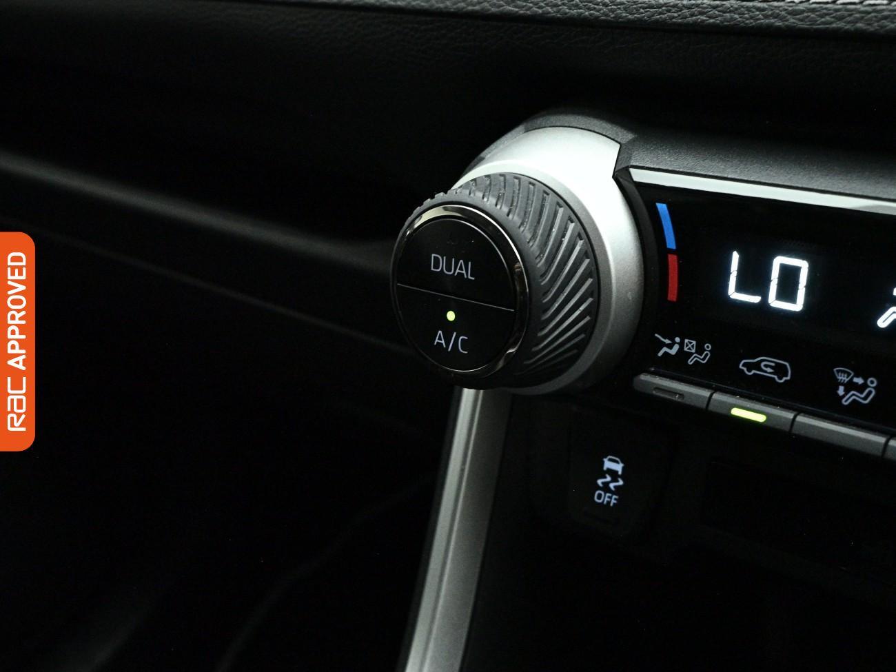 Toyota Rav4 view 15