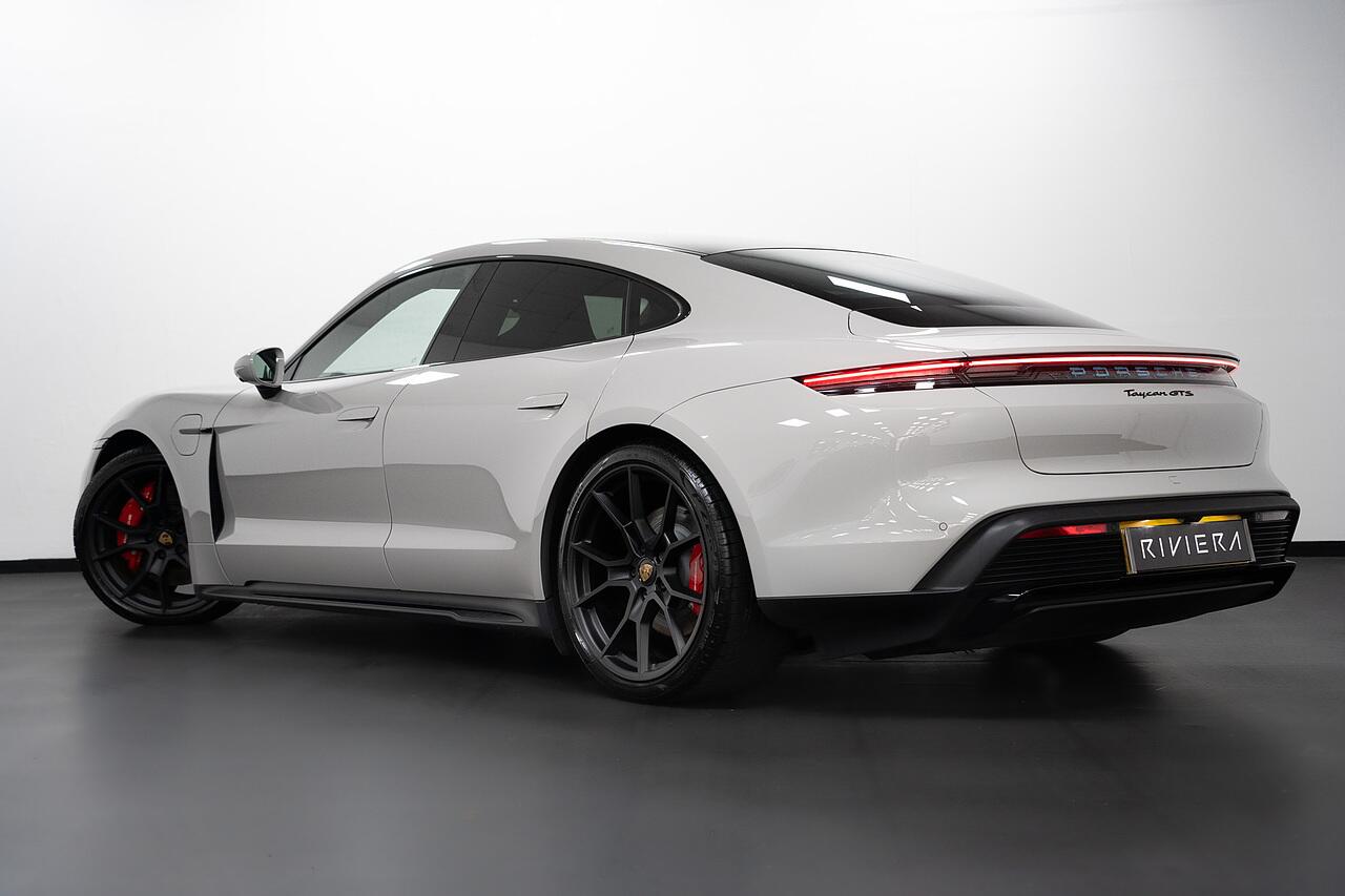 Porsche Taycan view 39