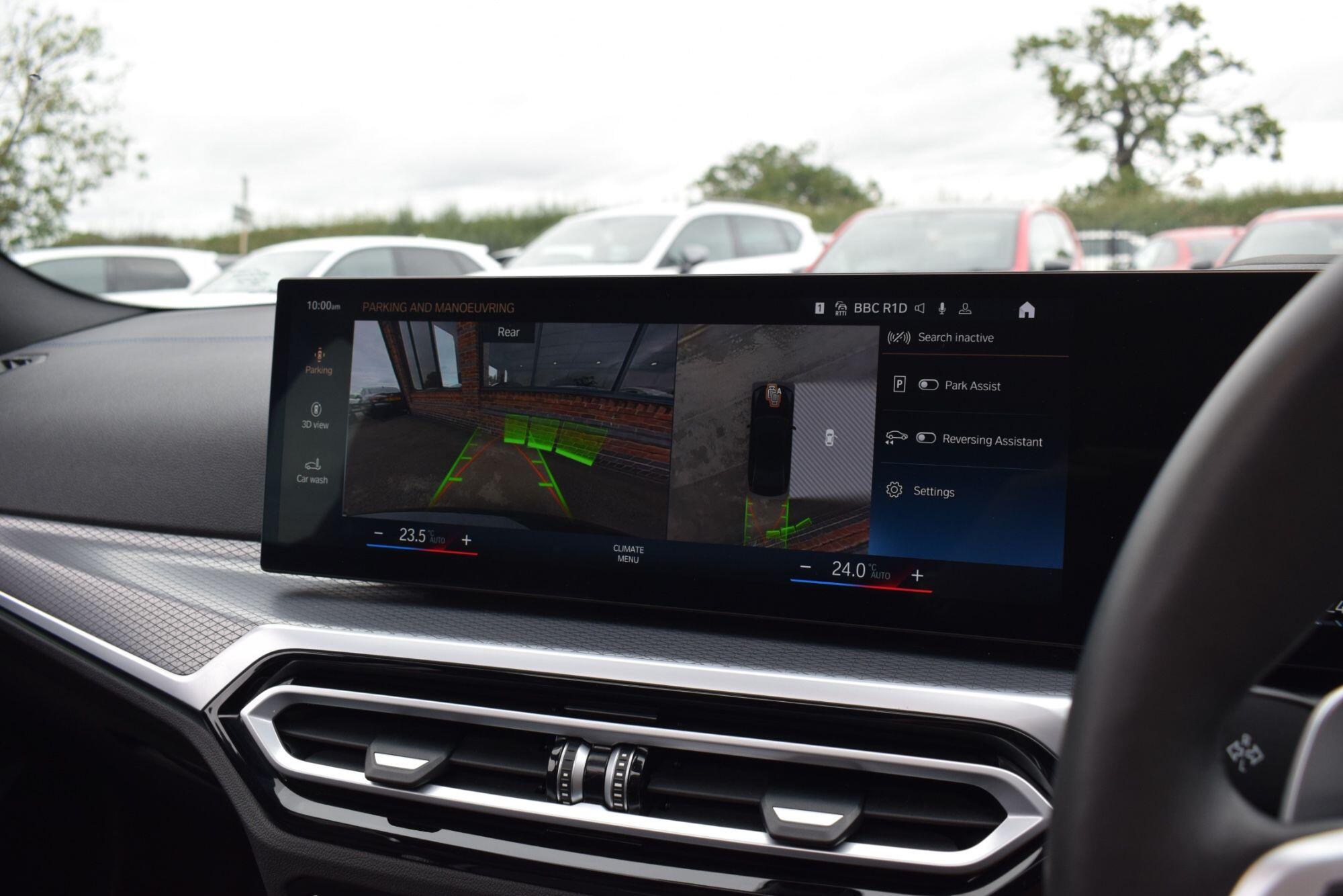 BMW 3 Series view 16