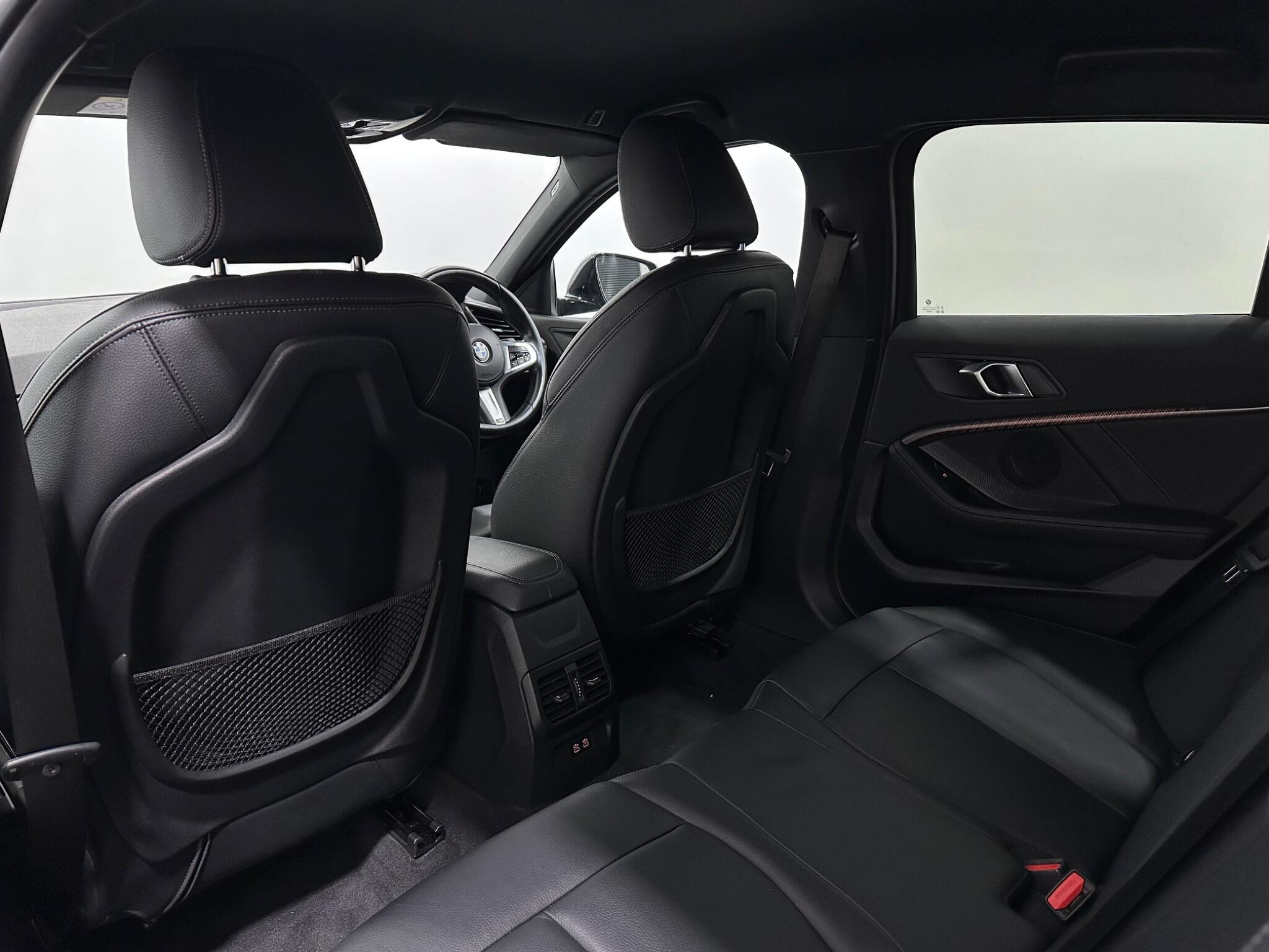BMW 1 Series view 40