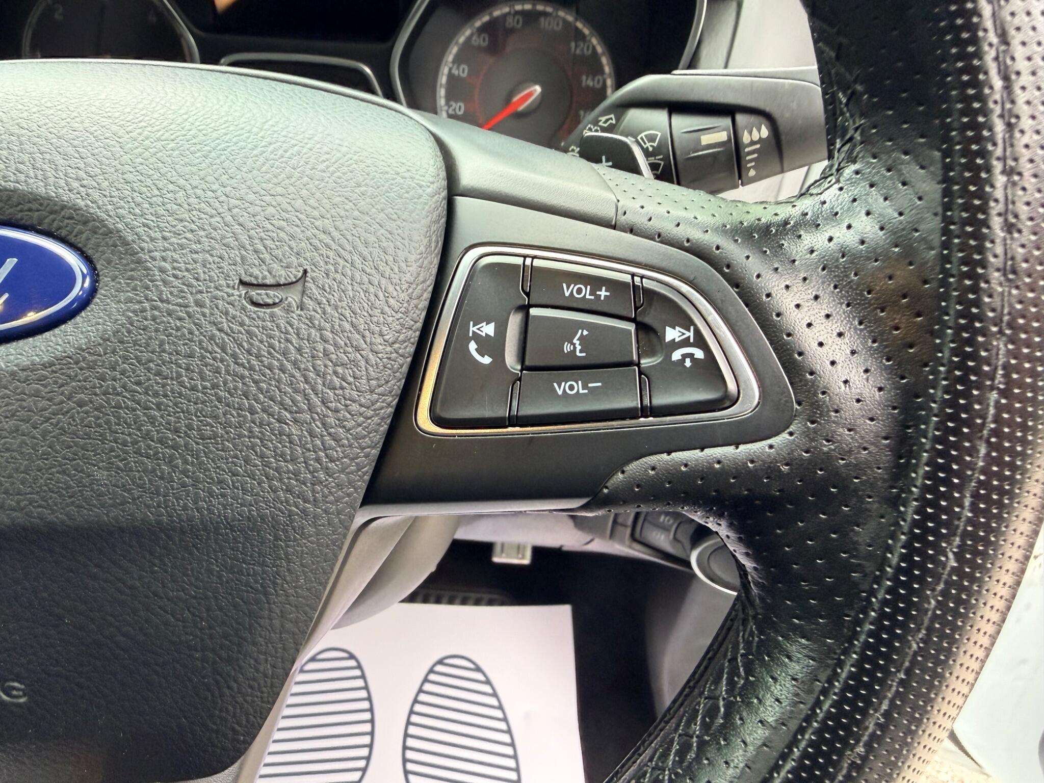 Ford Focus view 24