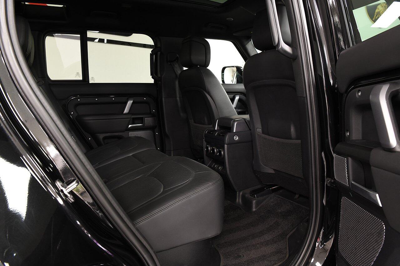 Land Rover Defender view 26