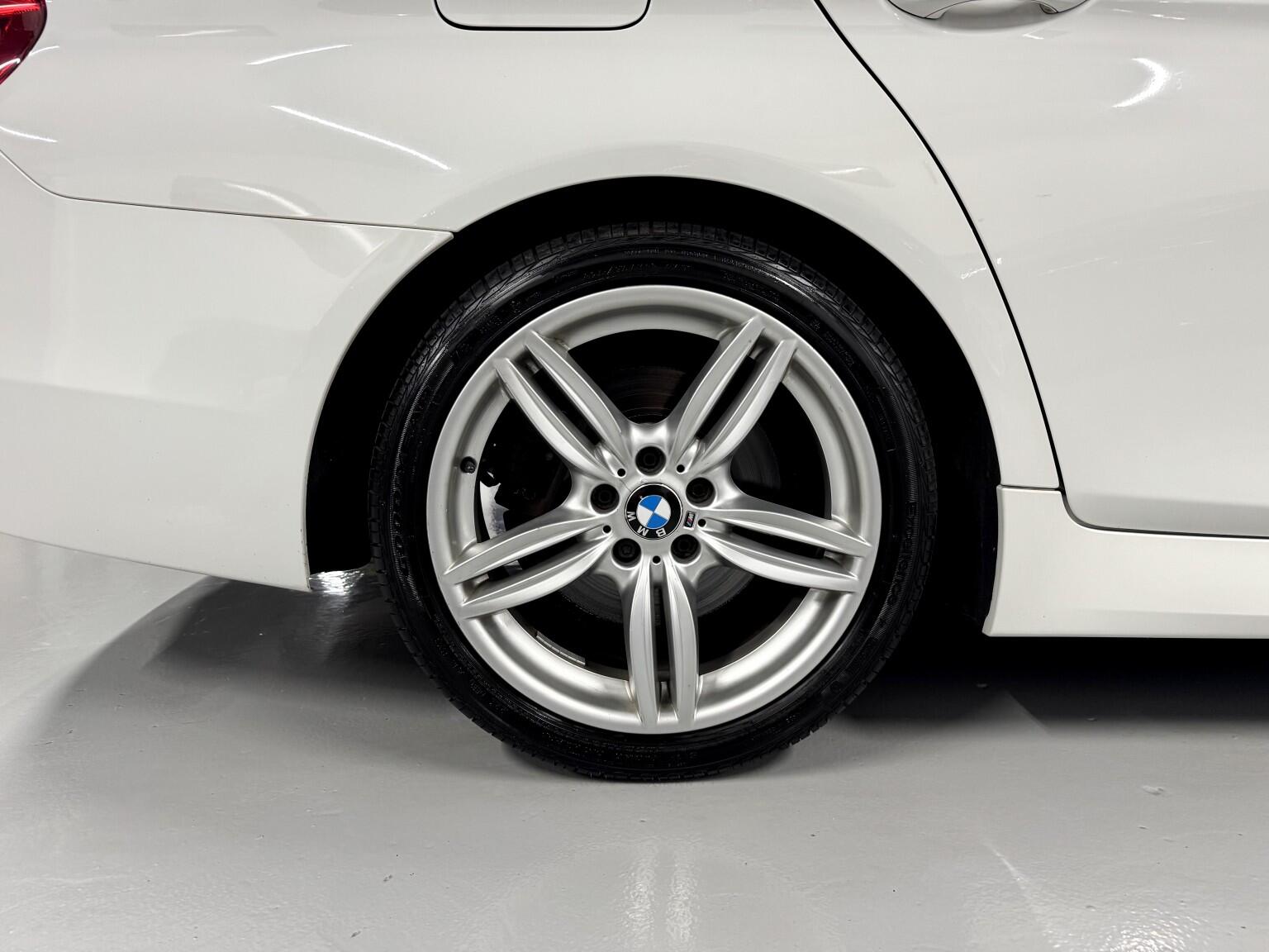 BMW 5 Series view 3