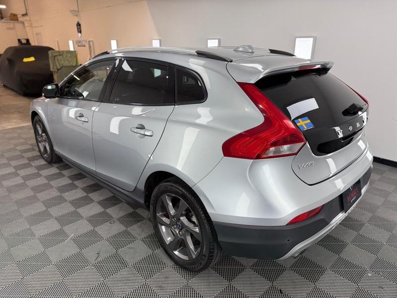 2013 Volvo V40 Cross Country image 6