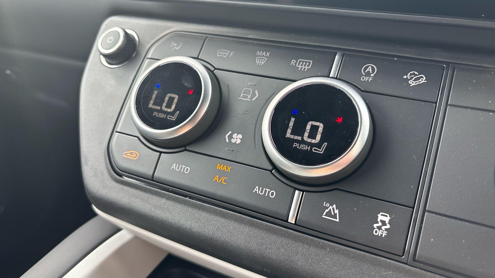 Land Rover Defender view 24