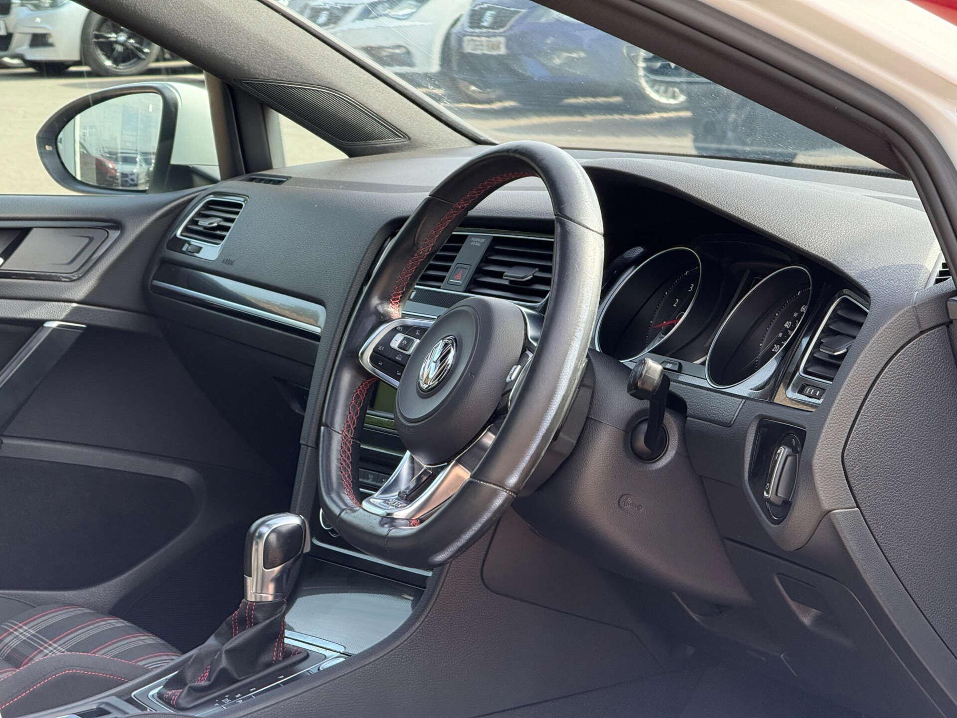 Volkswagen Golf view 38
