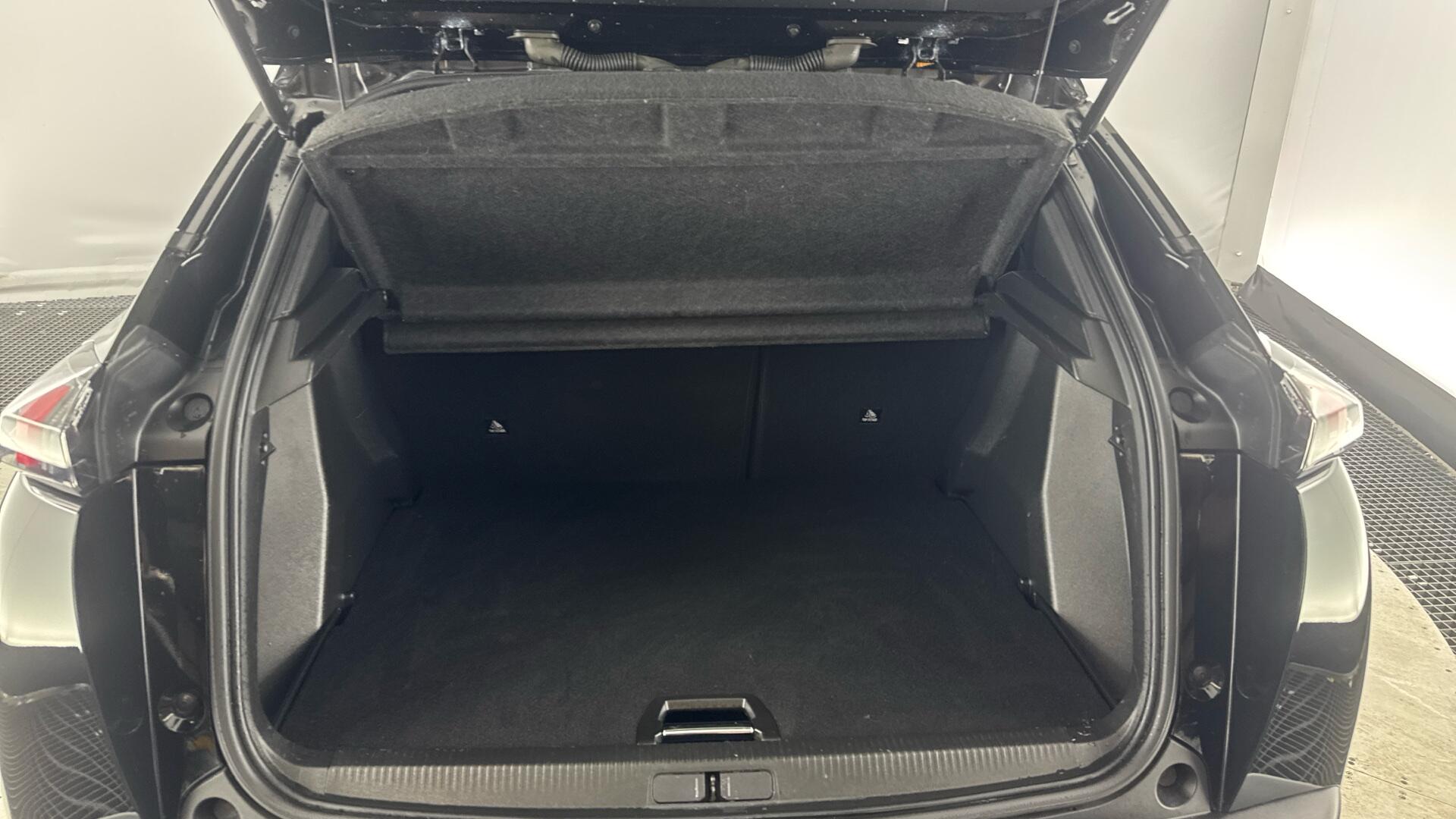 Peugeot 2008 view 15